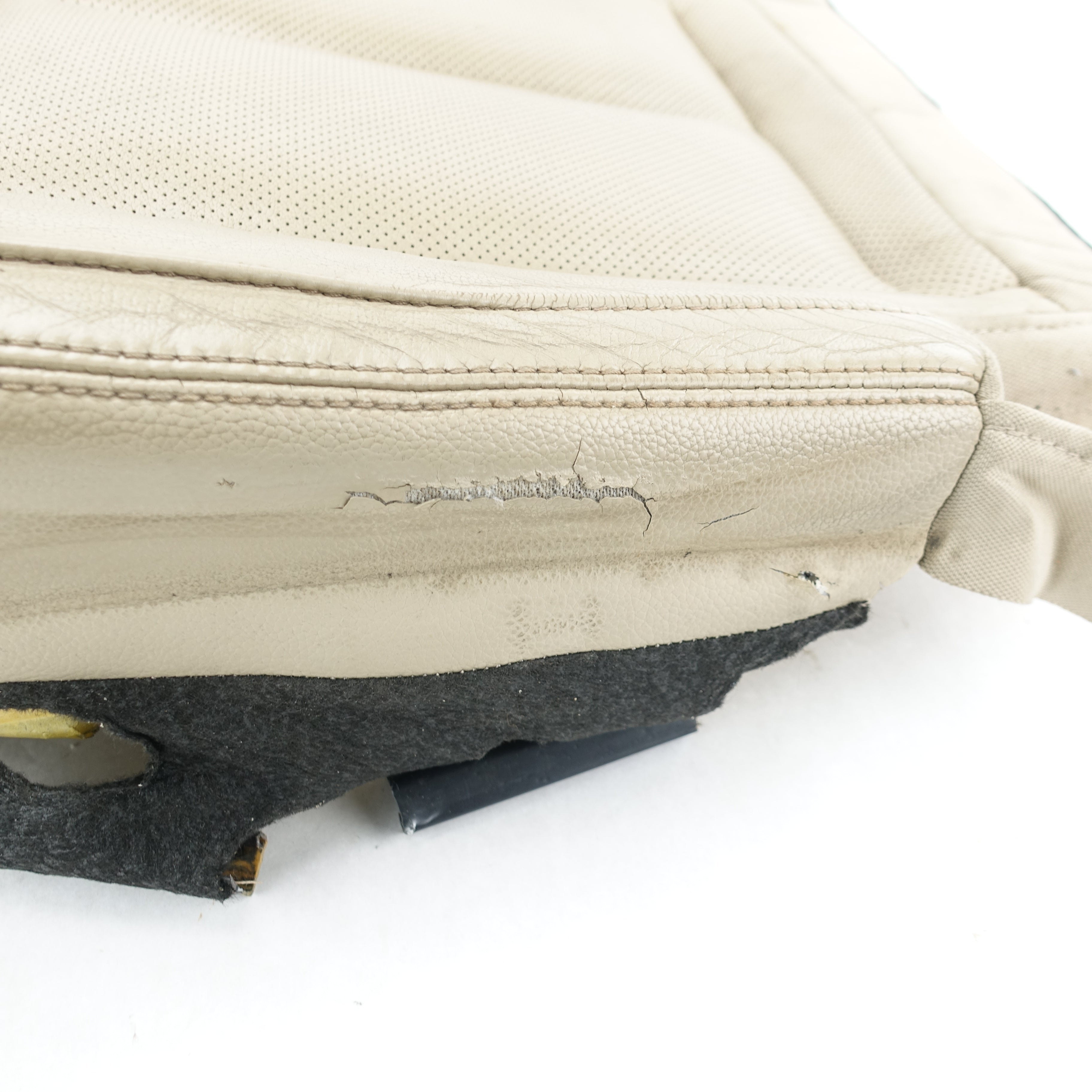 Damage 2016 2017 2018 2019 Nissan TITAN XD Driver Left Front Lower Seat Cushion