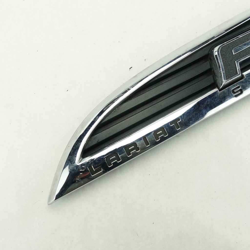 Damage 2011 2012 2013 2014 Ford F350 Lariat Driver Left Fender Vent Emblem Logo