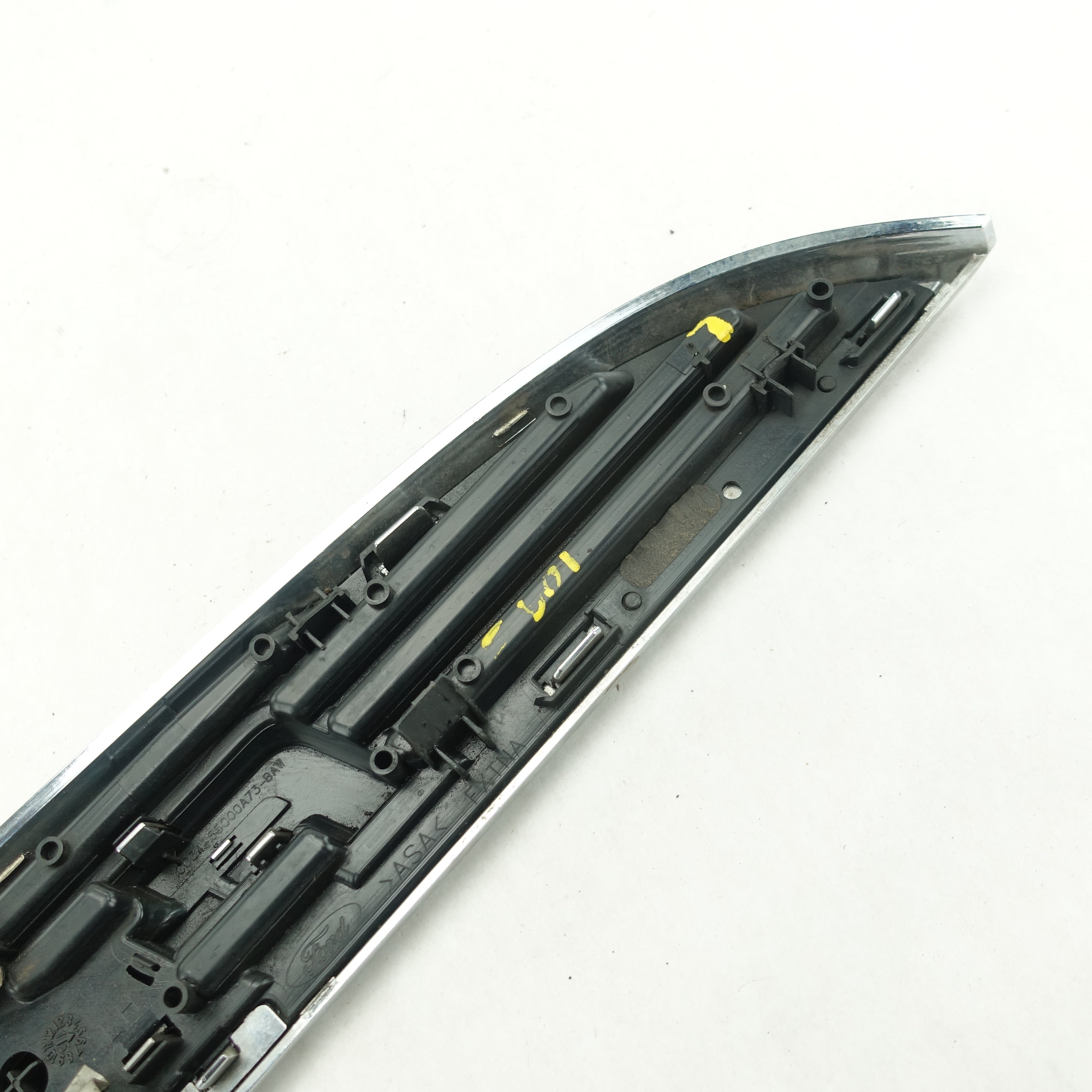 Damage 2011 2012 2013 2014 Ford F350 Lariat Driver Left Fender Vent Emblem Logo