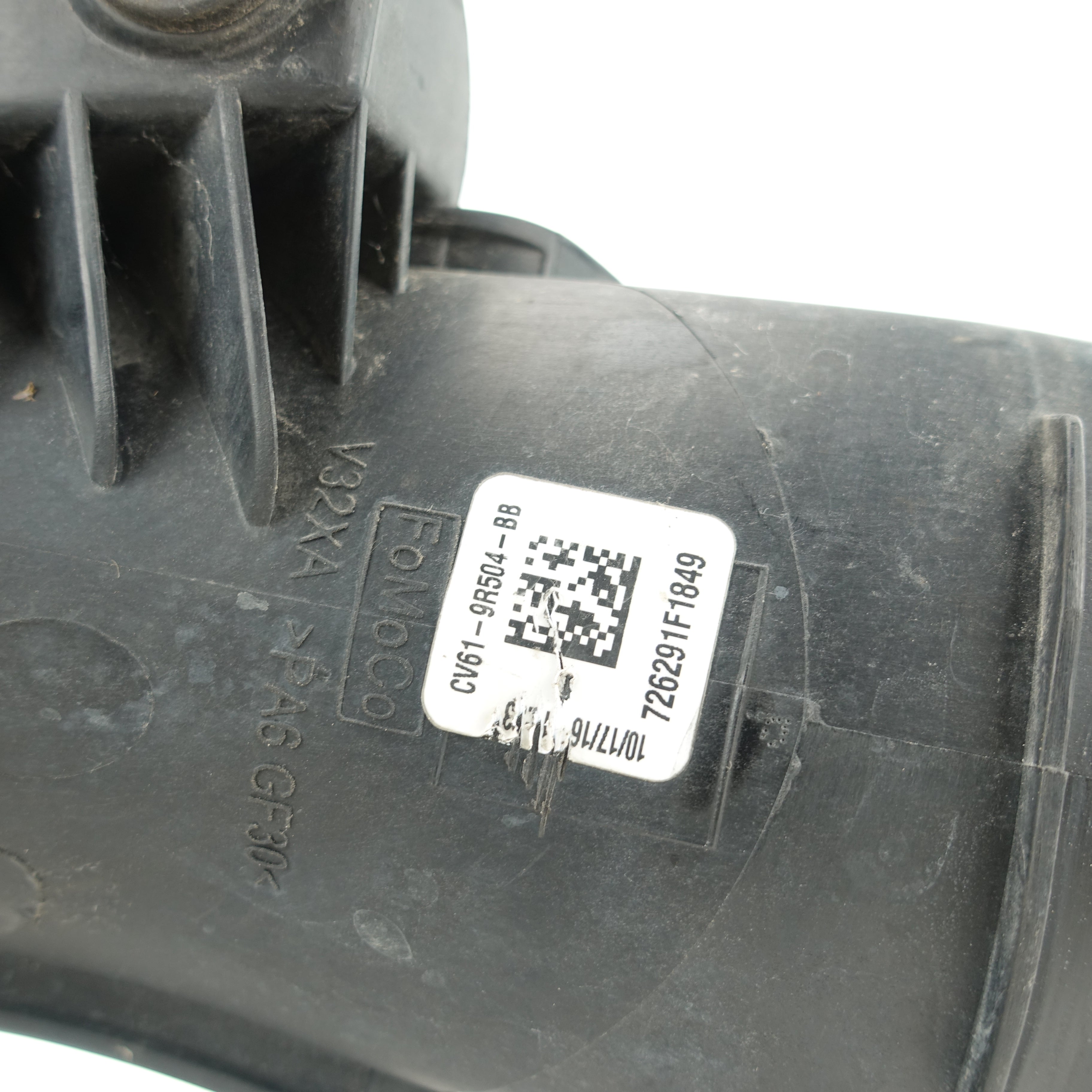 2013 2014 2015 2016 2017 2018 Ford Focus Engine Air Intake Hose Pipe Duct