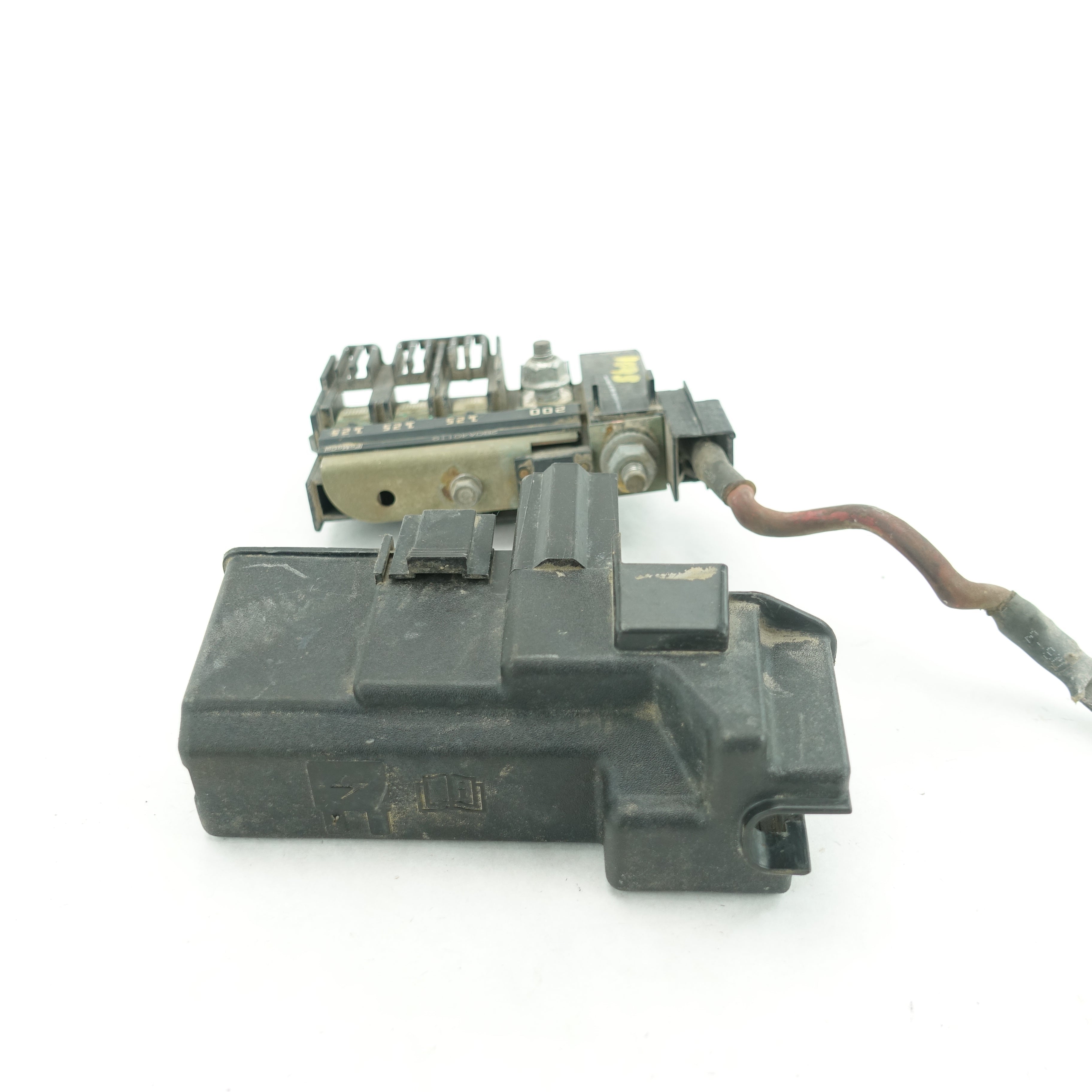 2011 2012 2013 2014 2015 2016 FORD F250 F350 6.7L Battery Circuit Breaker Fuse