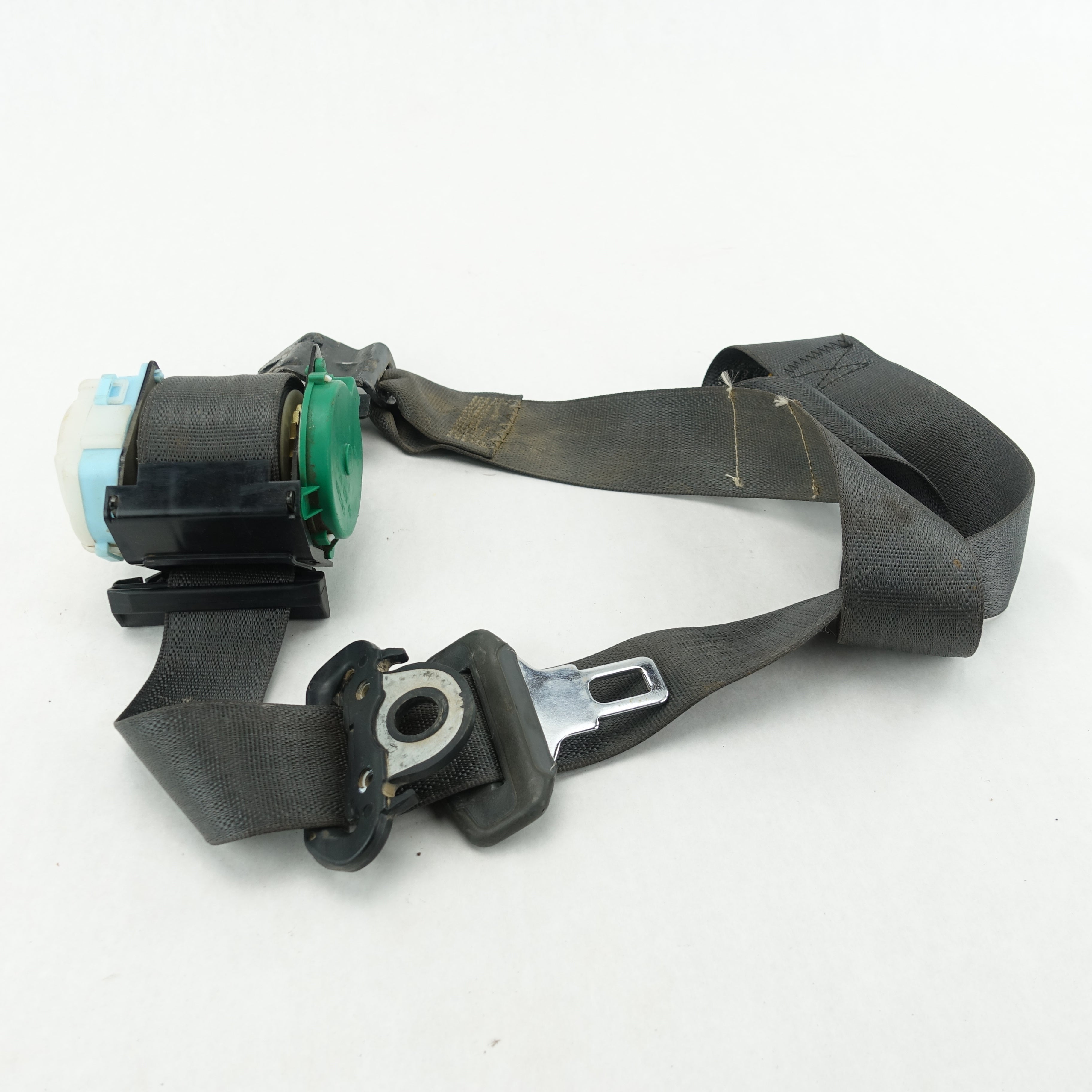 2003 2004 2005 2006 Silverado Sierra Crew Cab Right Rear Seat Belt Black