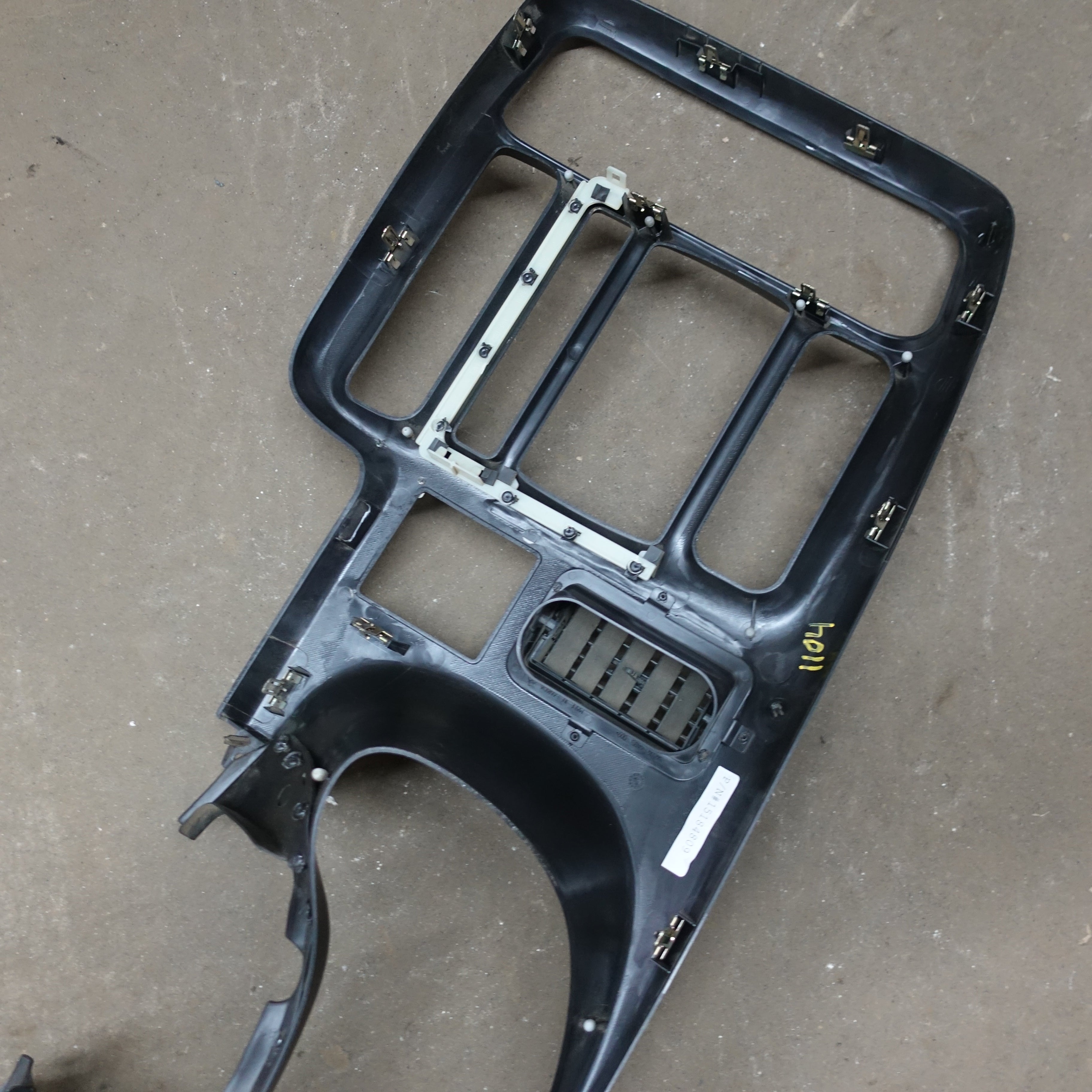 2003 2004 2005 GMC Chevy C4500 C5500 Topkick Kodiak Radio Speedometer Bezel Trim