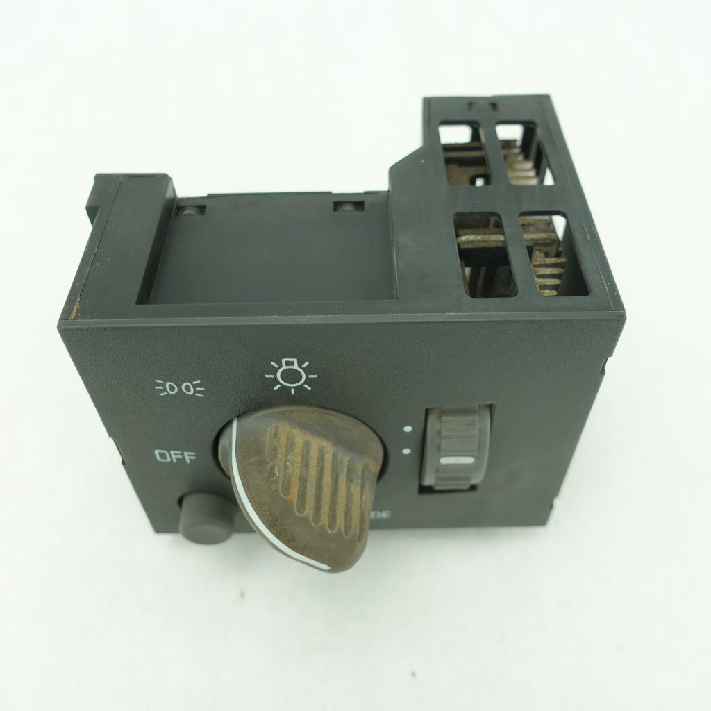 2003 2004 2005 GMC Chevy C4500 C5500 Topkick Kodiak Headlight Light Lamp Switch