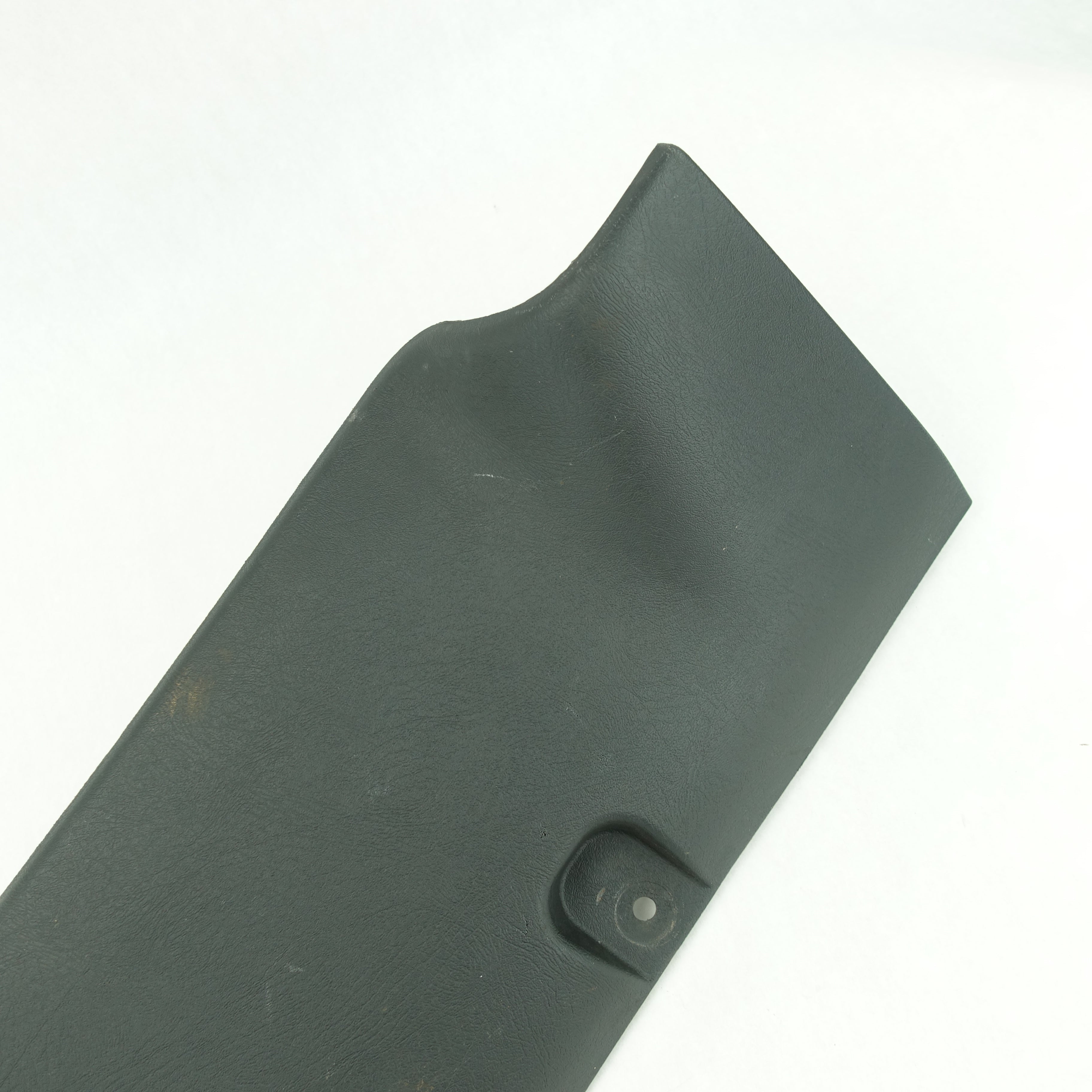 2003 2004 2005 06 GMC Chevy C4500 C5500 Topkick Kodiak Lower Dash Knee Bolster