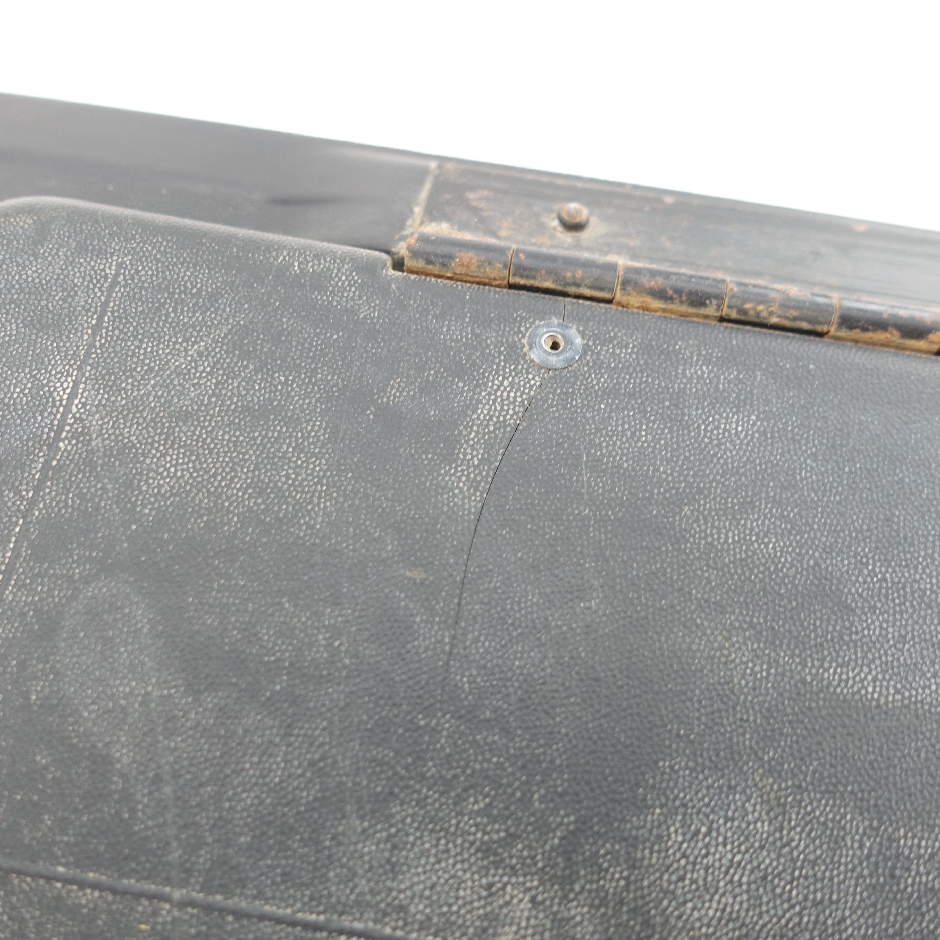 2003 2004 GMC Chevy C4500 C5500 Topkick Kodiak Front Left Sill Scuff Plate Door