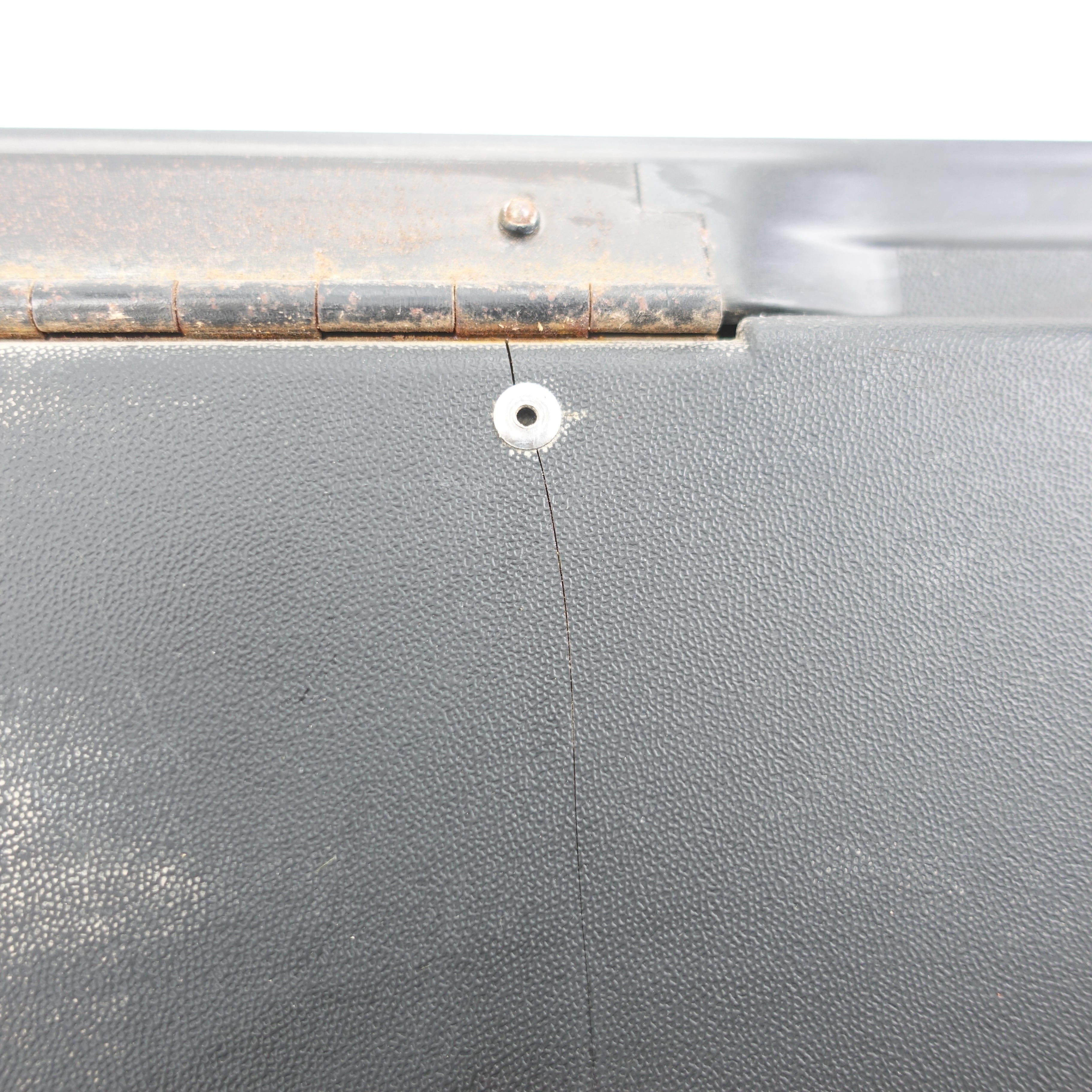2003 2004 GMC Chevy C4500 C5500 Topkick Kodiak Front Left Sill Scuff Plate Door