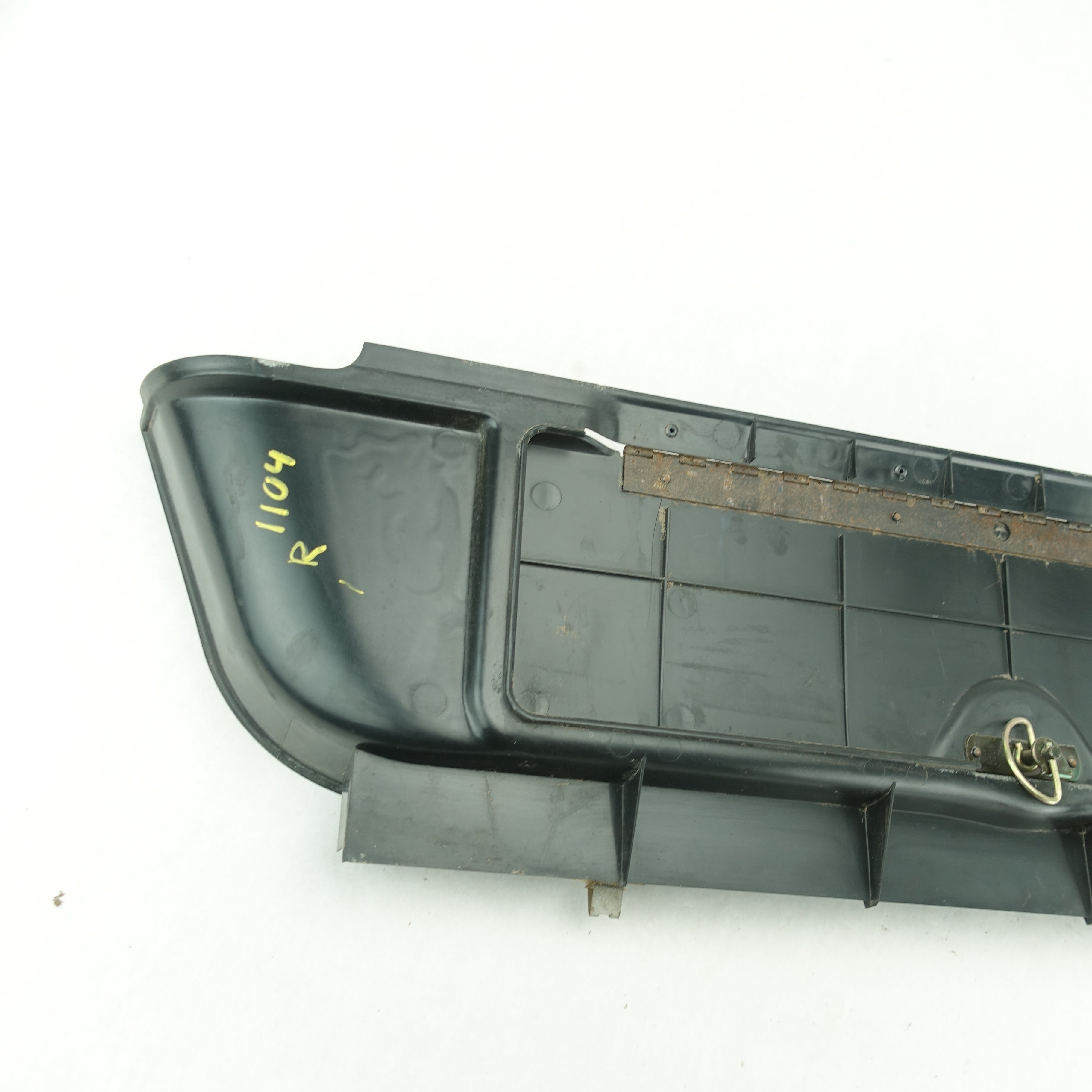 2003 2004 GMC Chevy C4500 C5500 Topkick Kodiak Front Right Sill Scuff Plate Door