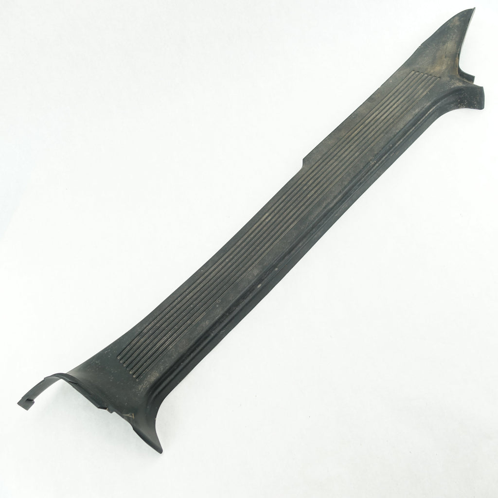 2003 2004 GMC Chevy C4500 C5500 Topkick Kodiak Front Right Sill Scuff Plate Door