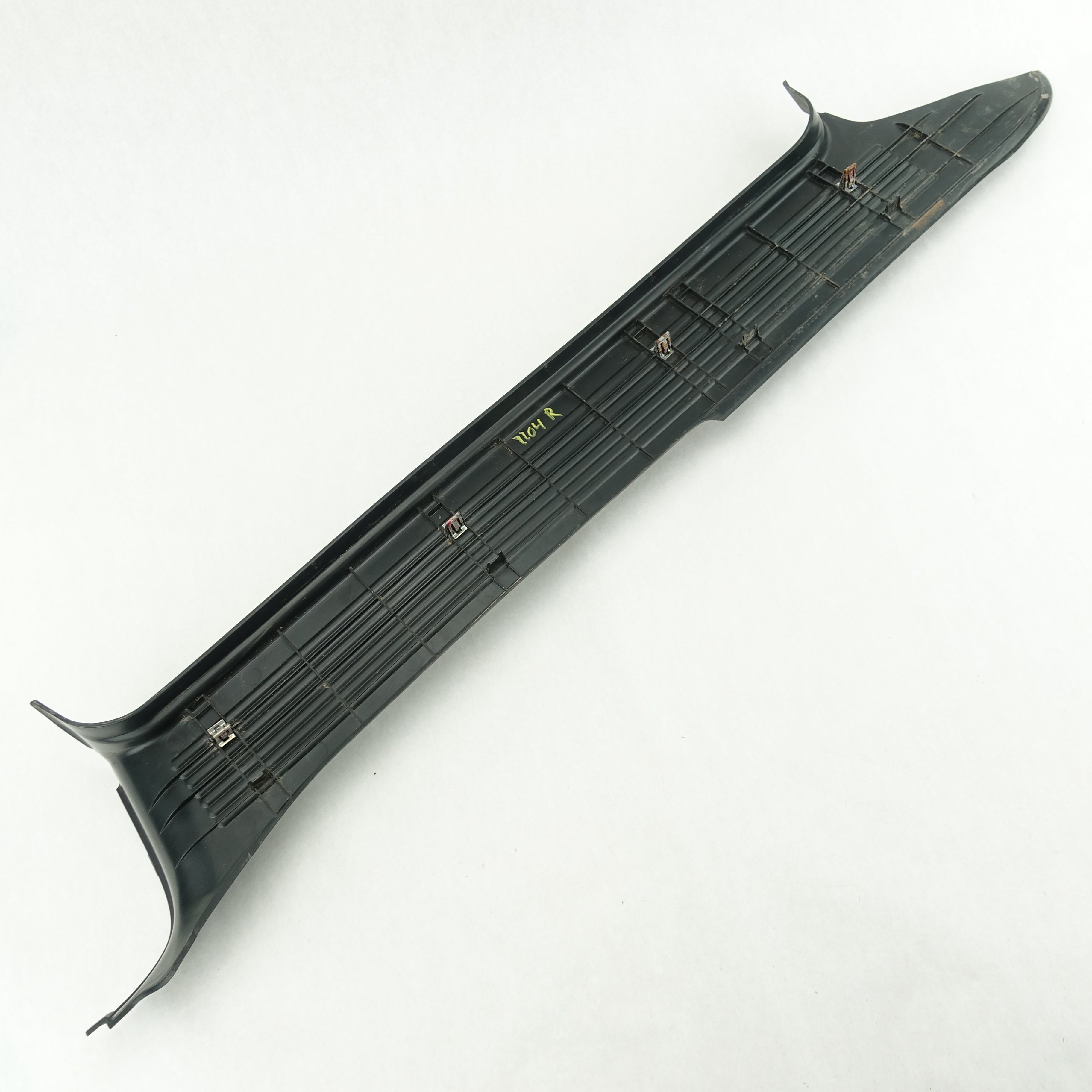 2003 2004 GMC Chevy C4500 C5500 Topkick Kodiak Front Right Sill Scuff Plate Door
