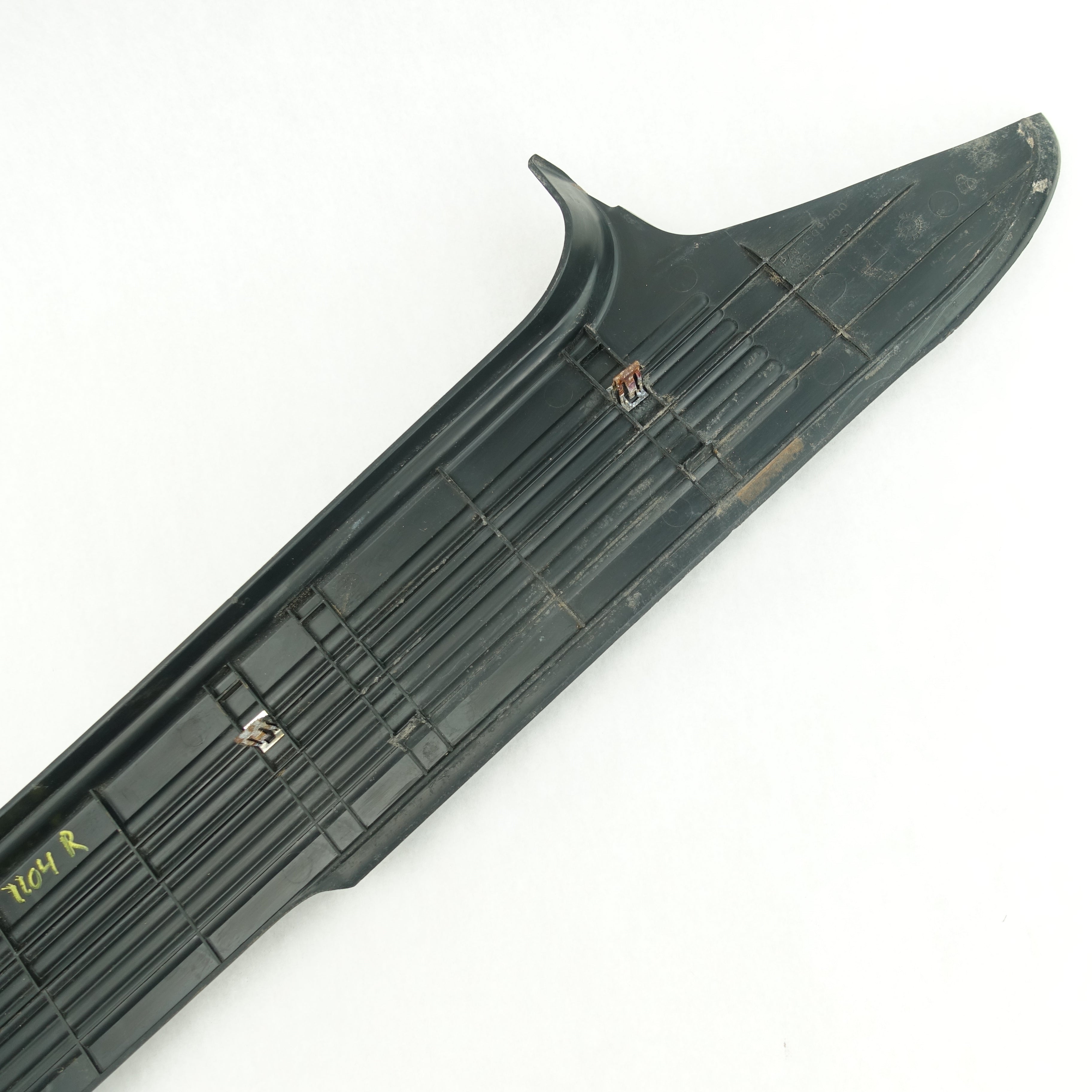 2003 2004 GMC Chevy C4500 C5500 Topkick Kodiak Front Right Sill Scuff Plate Door