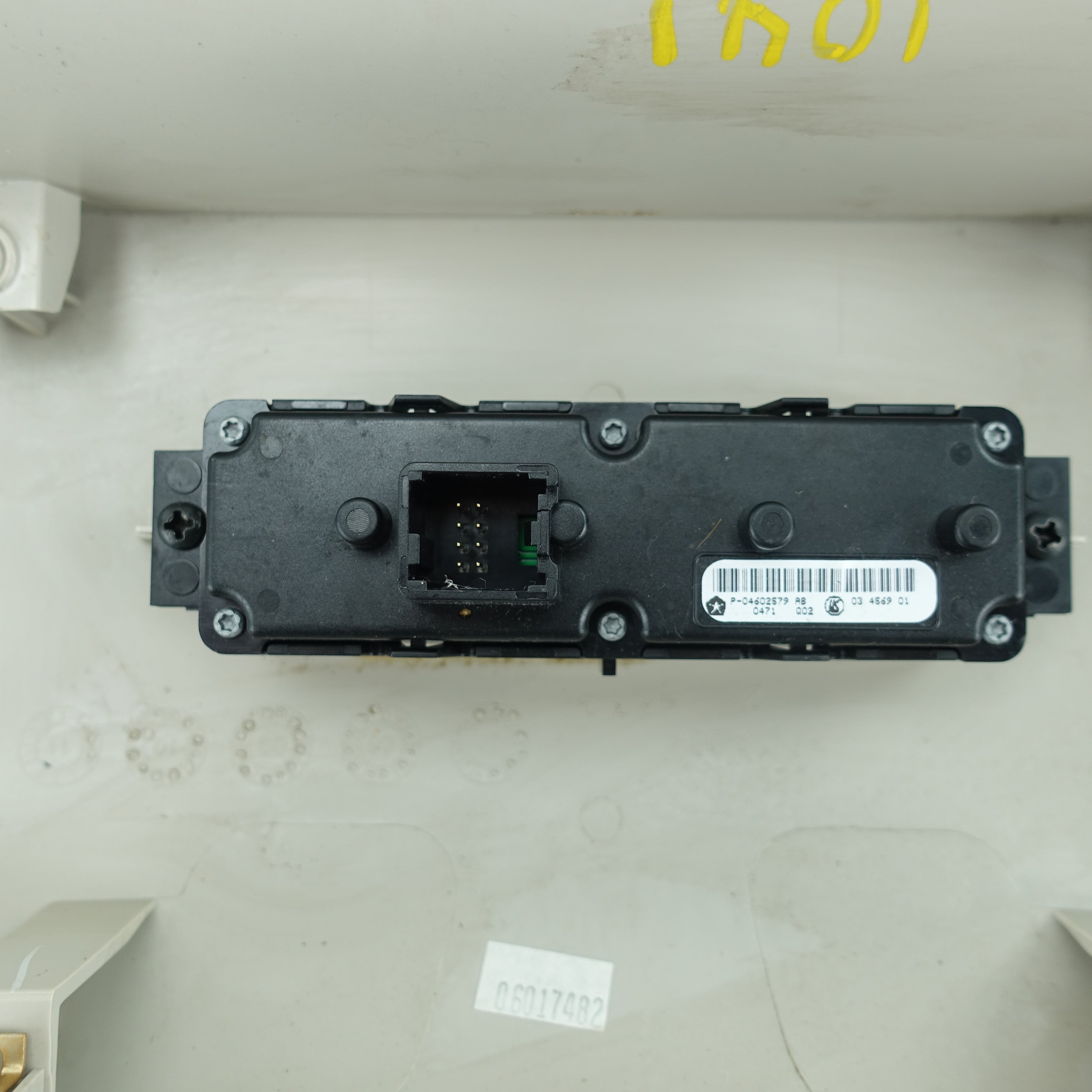 2011 2012 2013 2014 Caravan Town & Country Front Overhead Console Dome Map Light