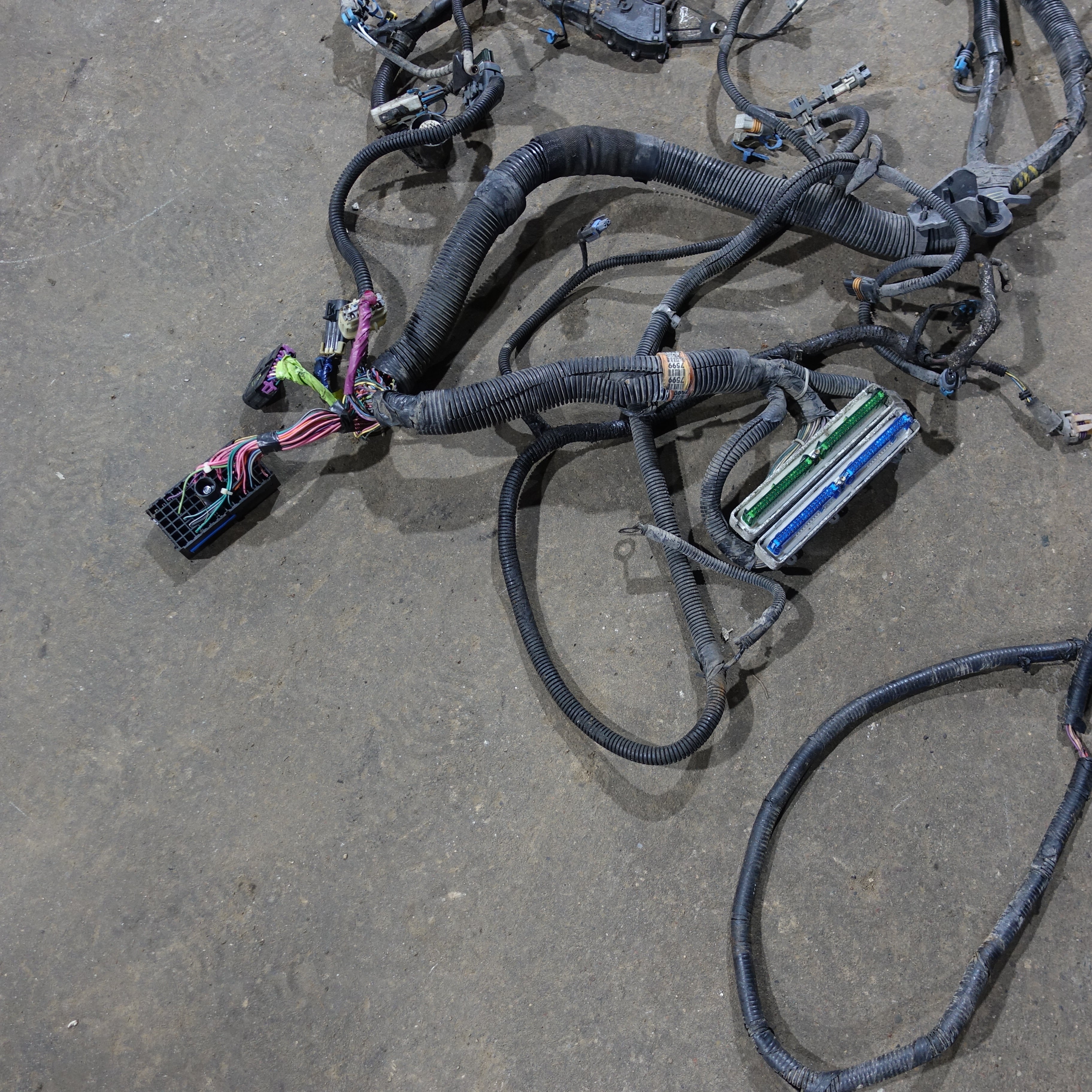 2003 Silverado Sierra 1500 HD 6.0L Engine Wire Harness Loom