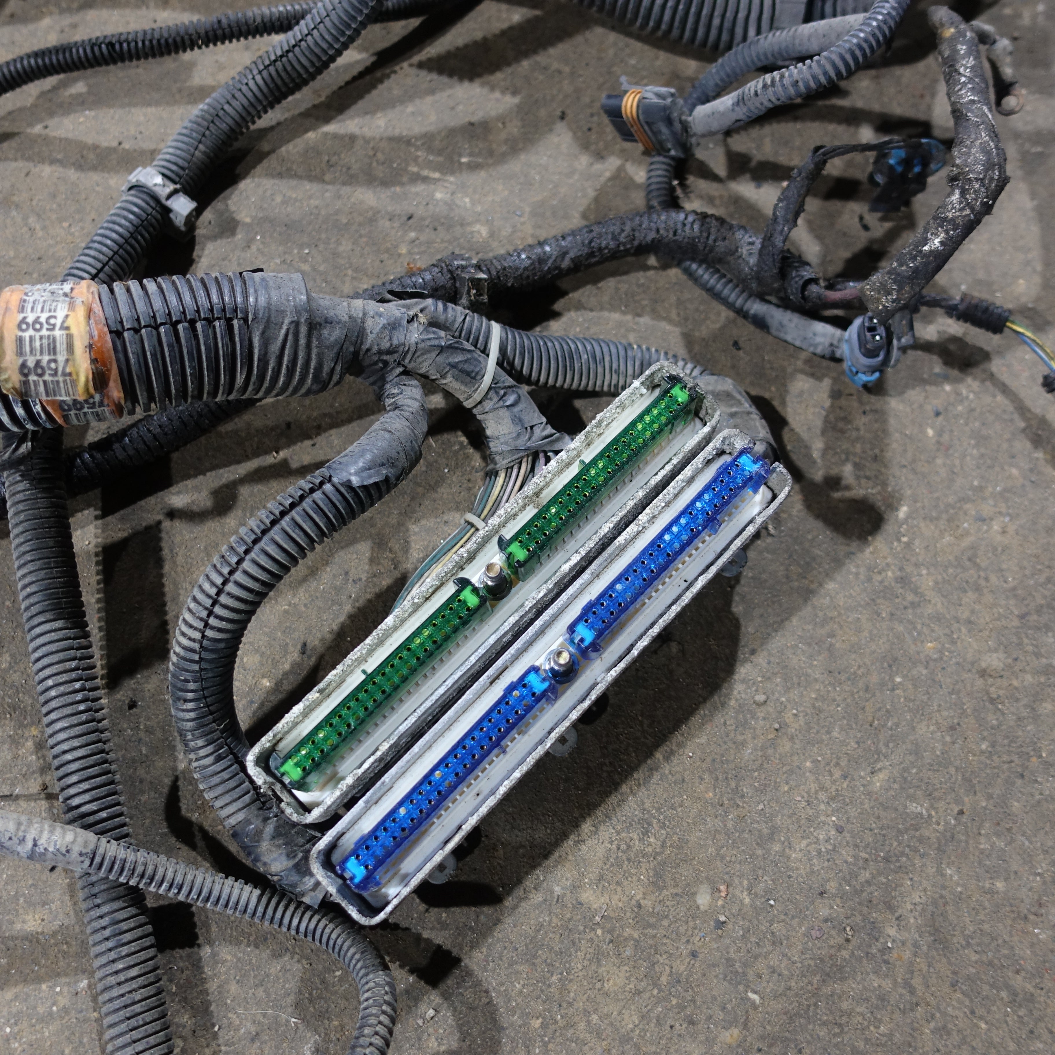 2003 Silverado Sierra 1500 HD 6.0L Engine Wire Harness Loom