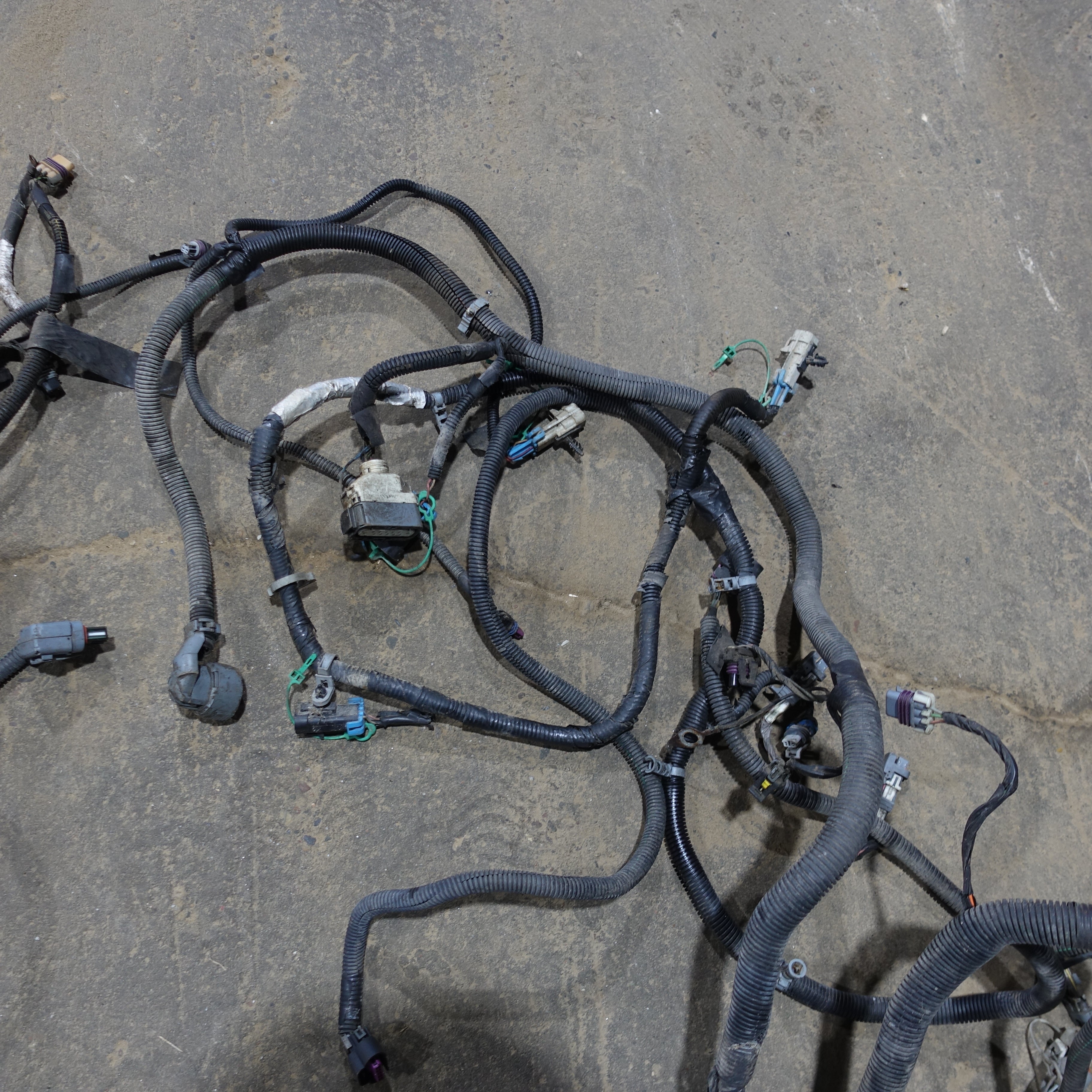 2005 Yukon XL 1500 6.0L Engine Wire Harness Loom