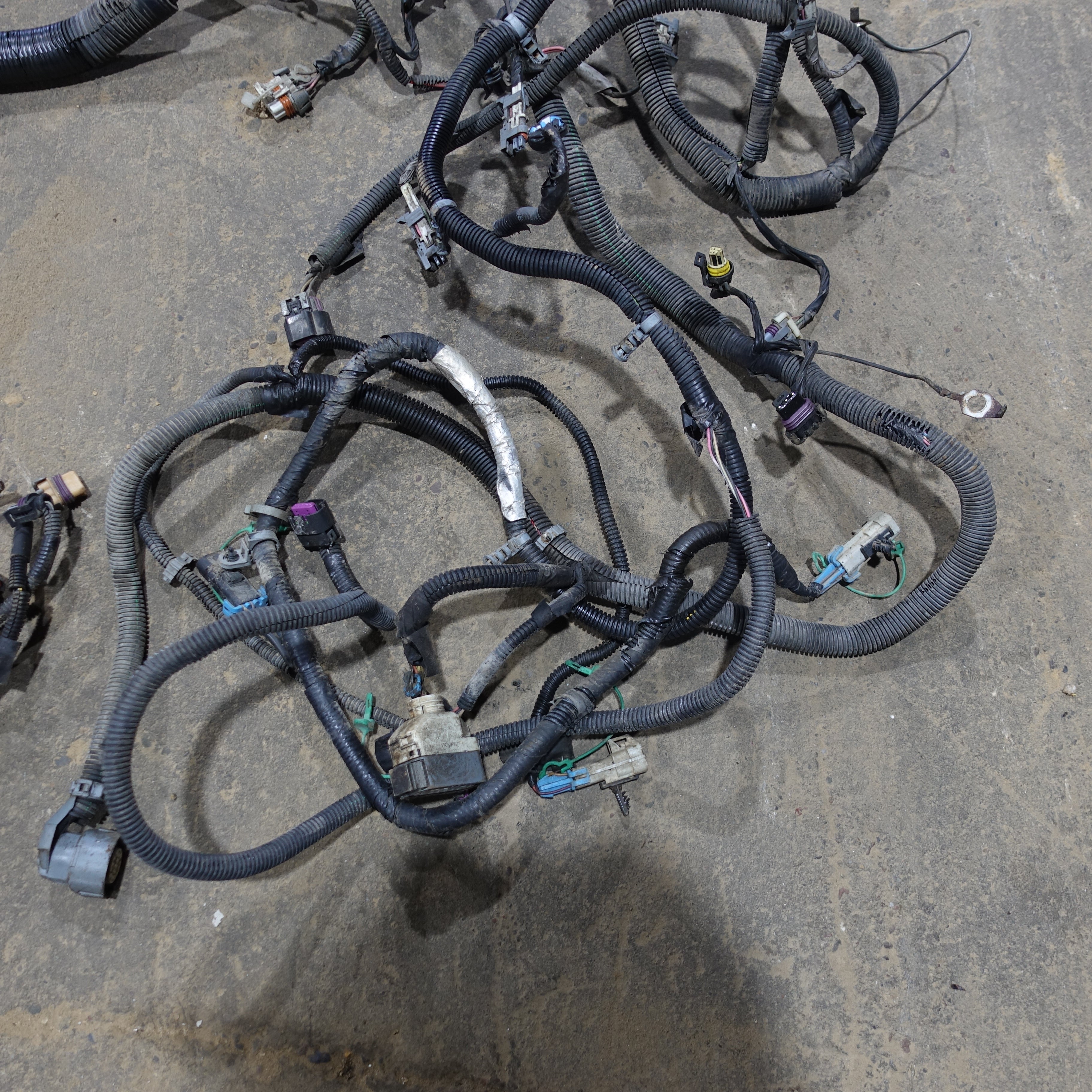 2005 Yukon XL 1500 6.0L Engine Wire Harness Loom