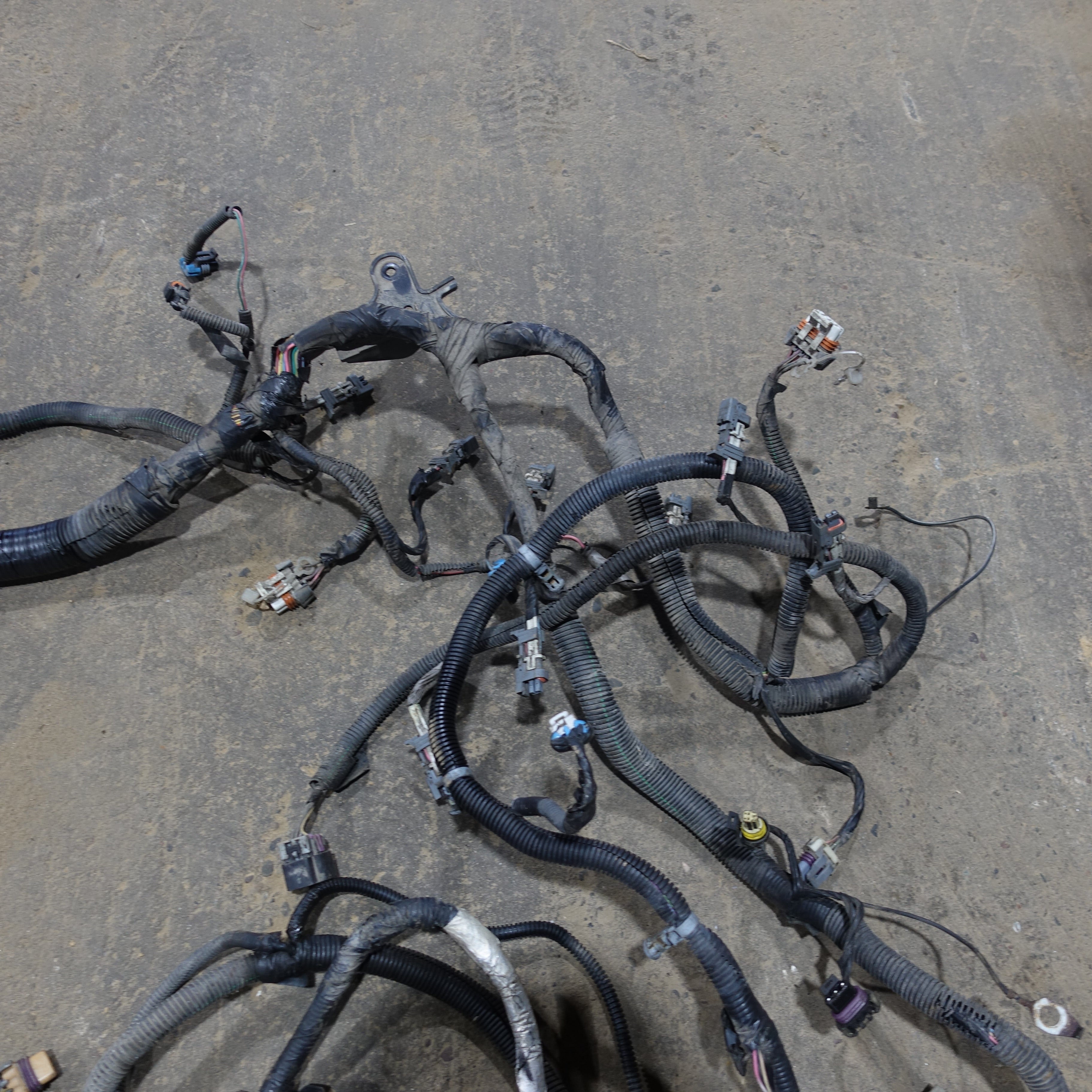 2005 Yukon XL 1500 6.0L Engine Wire Harness Loom