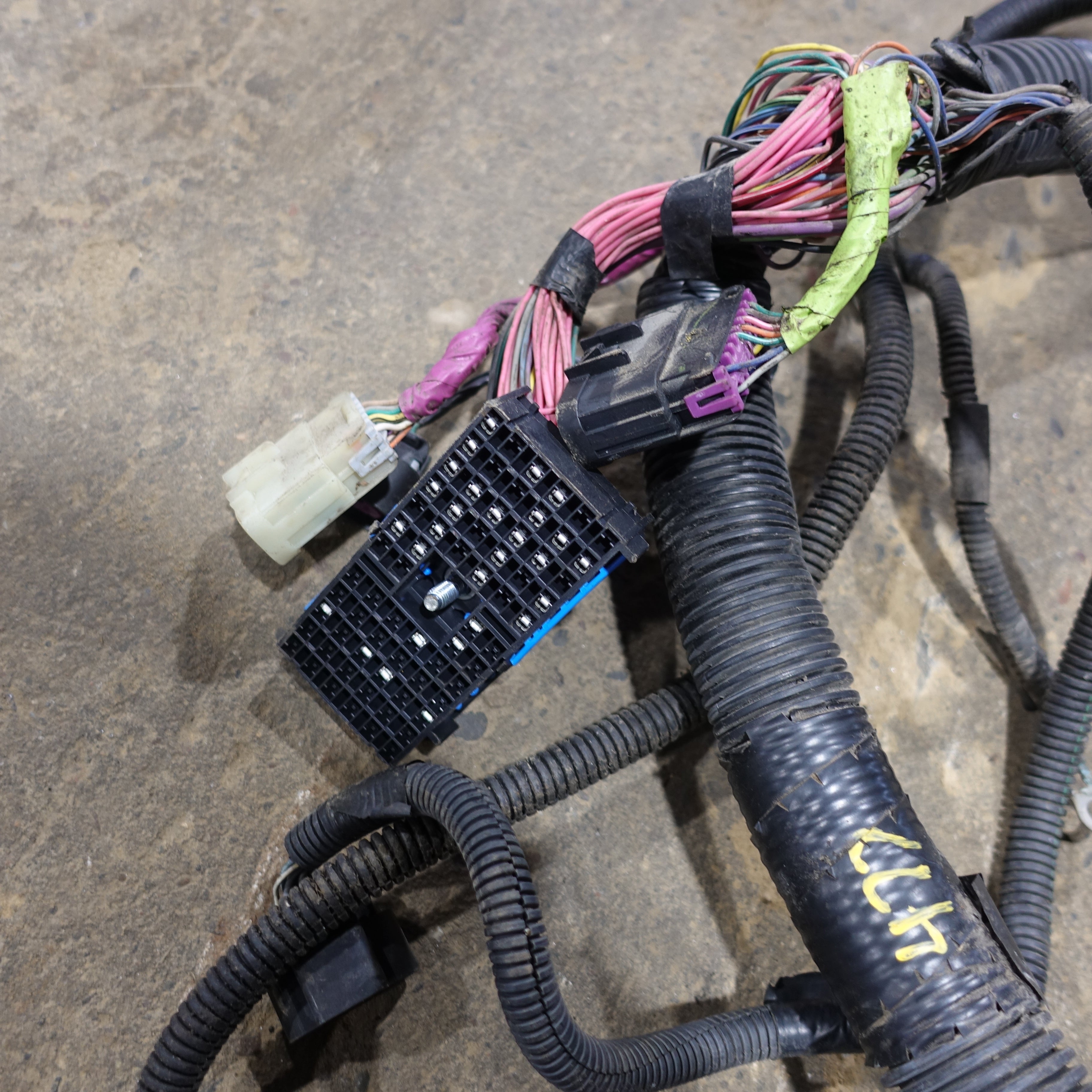 2005 Yukon XL 1500 6.0L Engine Wire Harness Loom