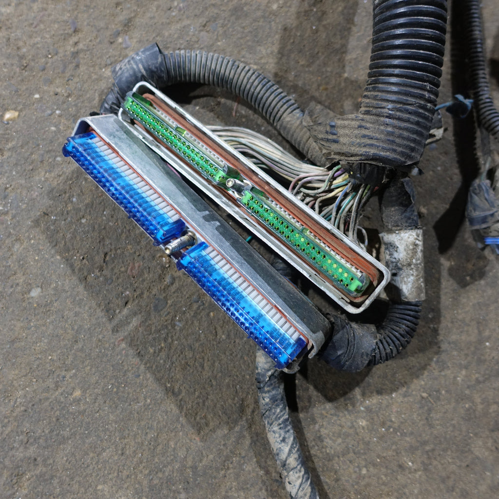Damage 2003 Silverado Sierra 1500 HD 6.0L Engine Wire Harness Loom