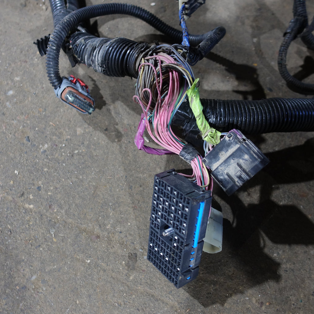 Damage 2003 Silverado Sierra 1500 HD 6.0L Engine Wire Harness Loom