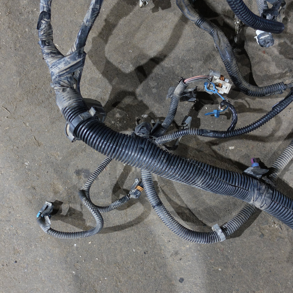Damage 2003 Silverado Sierra 1500 HD 6.0L Engine Wire Harness Loom