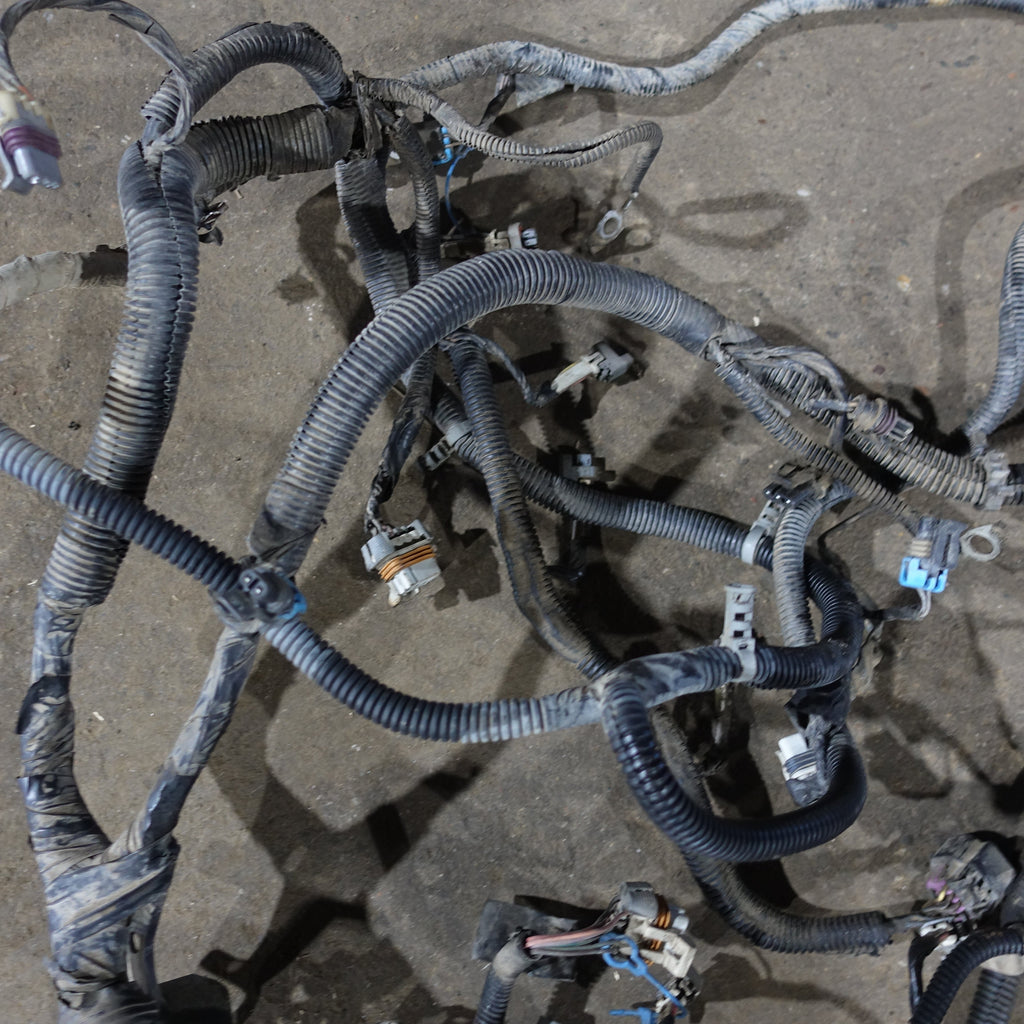 Damage 2003 Silverado Sierra 1500 HD 6.0L Engine Wire Harness Loom
