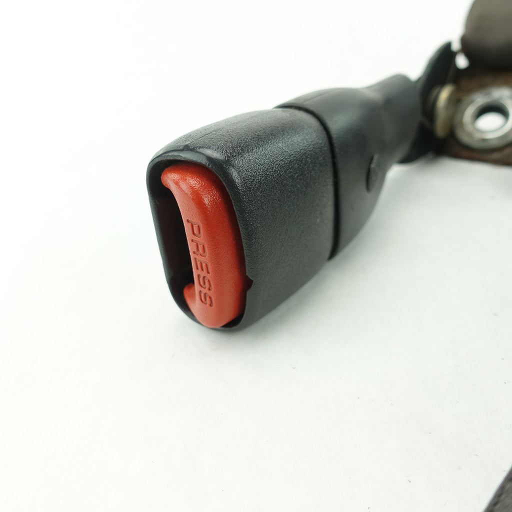 1999 2000 2001 2002 2003 2004 Jeep Grand Cherokee Left Rear Seat Belt Buckle