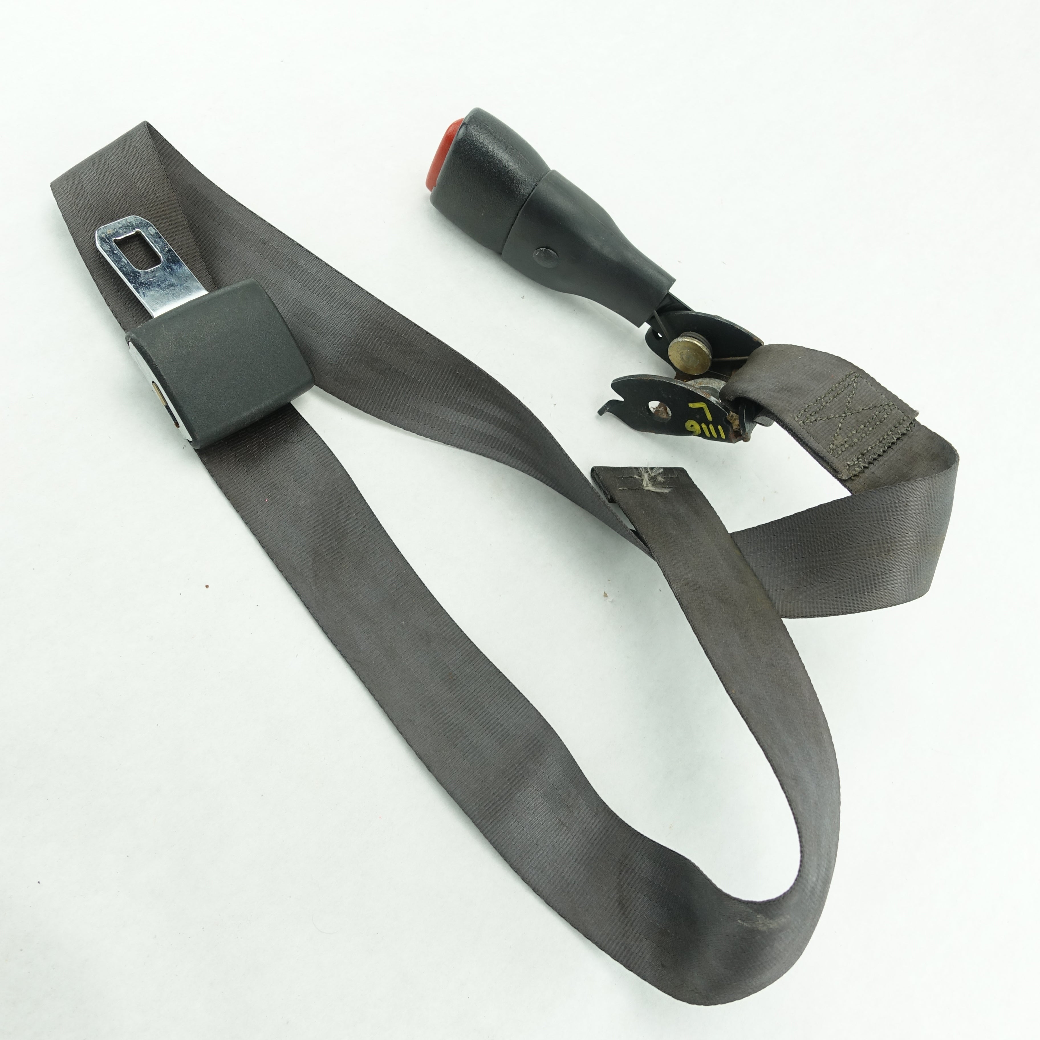 1999 2000 2001 2002 2003 2004 Jeep Grand Cherokee Left Rear Seat Belt Buckle