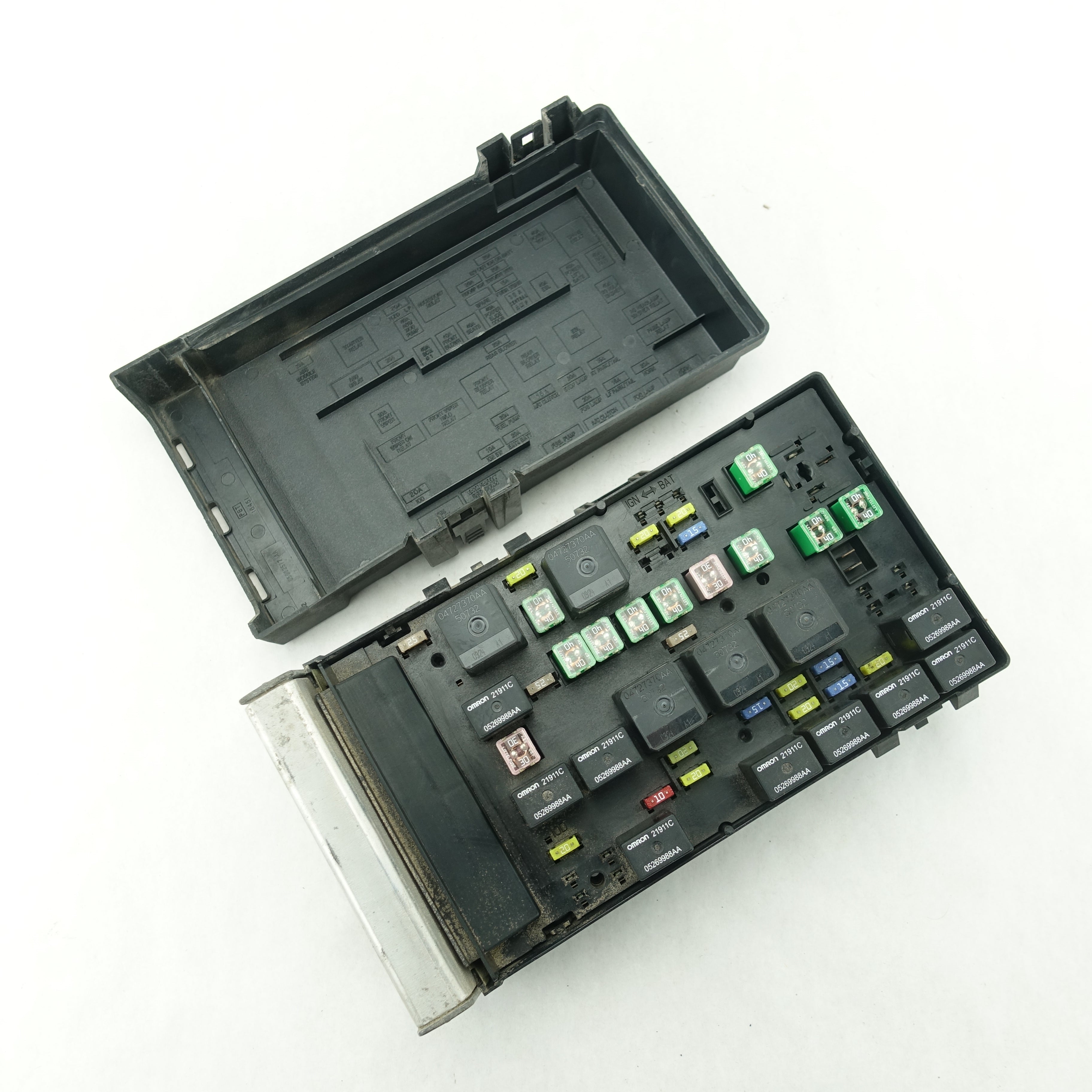 2003 2004 2005 Town & Country Caravan Engine Fuse Box Computer Module TIPM