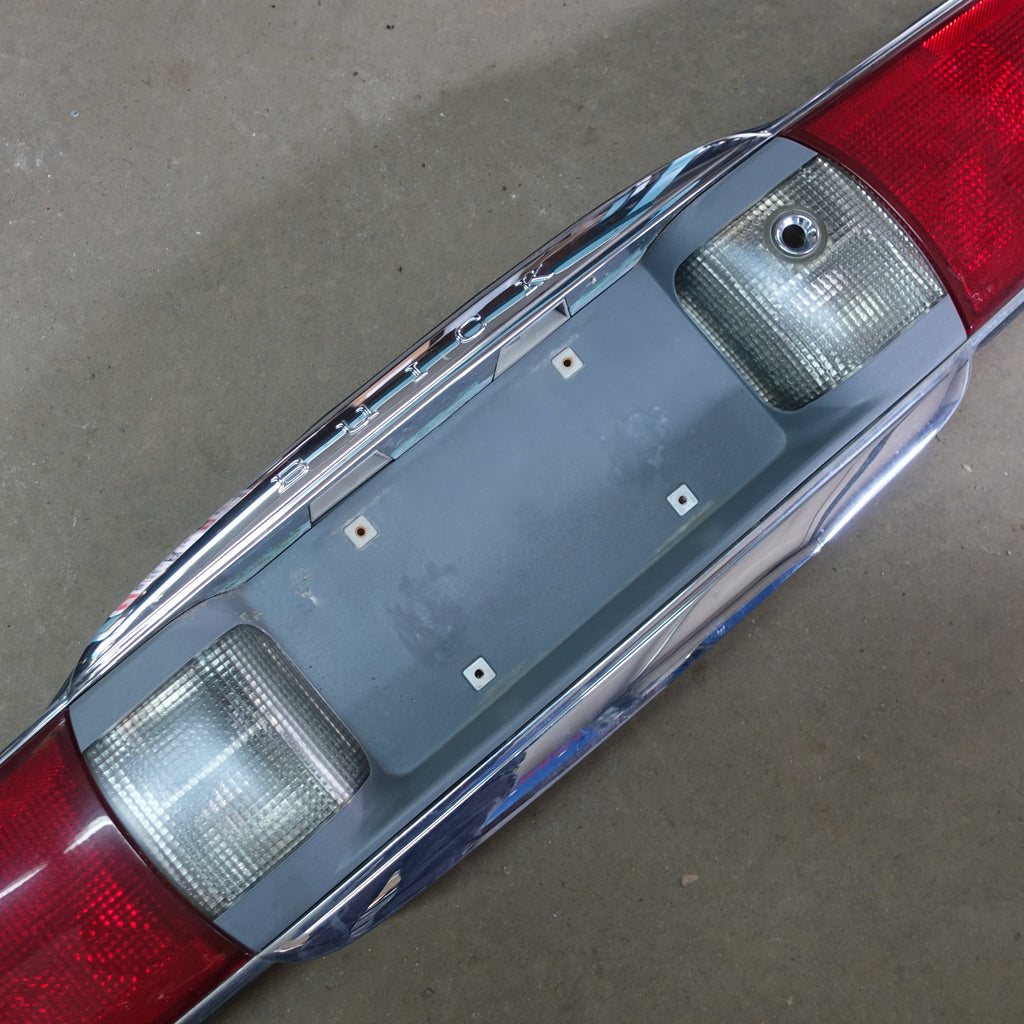 2000 2001 2002 2003 2004 2005 Buick Lesabre Rear Trunk Taillight Tail Light Lamp