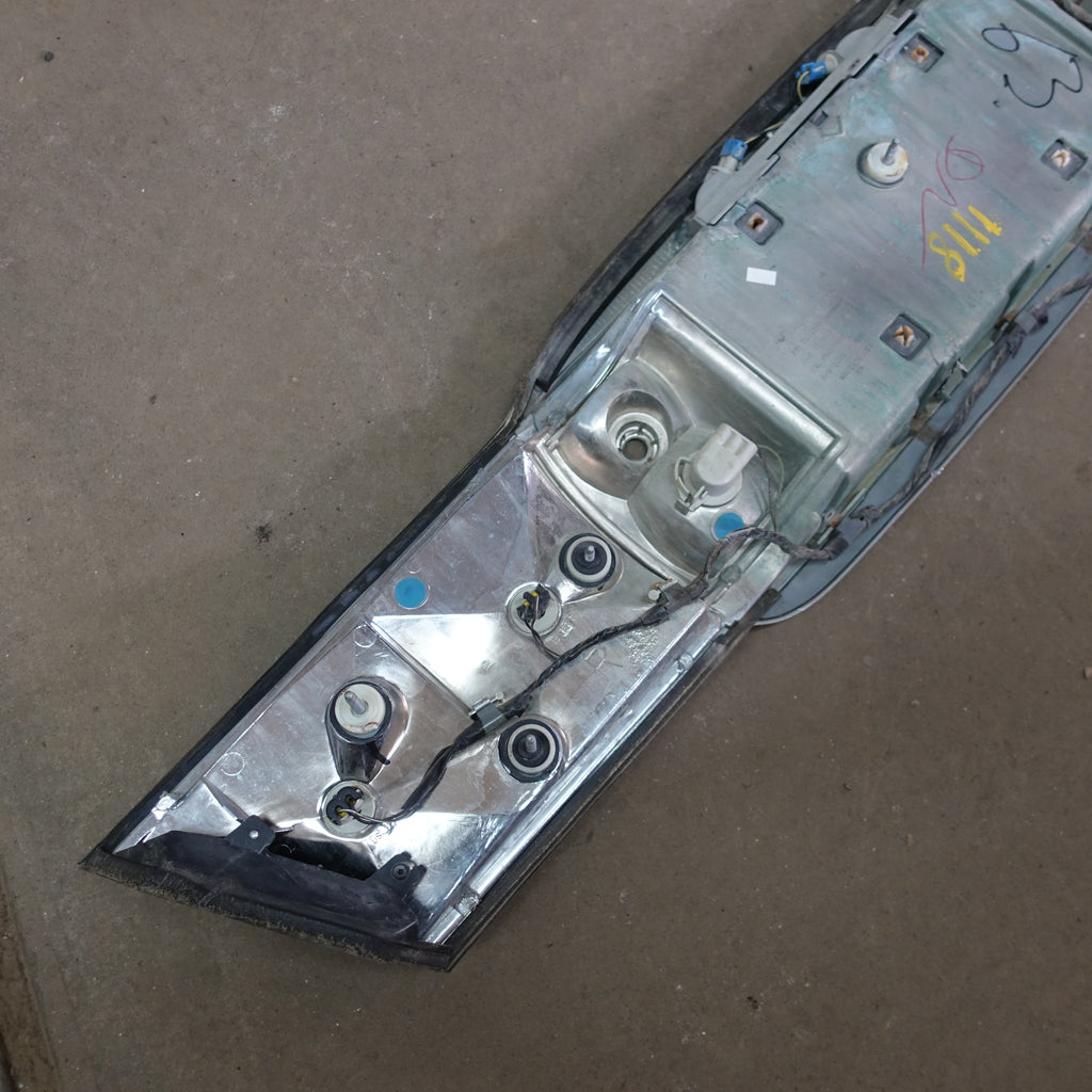 2000 2001 2002 2003 2004 2005 Buick Lesabre Rear Trunk Taillight Tail Light Lamp