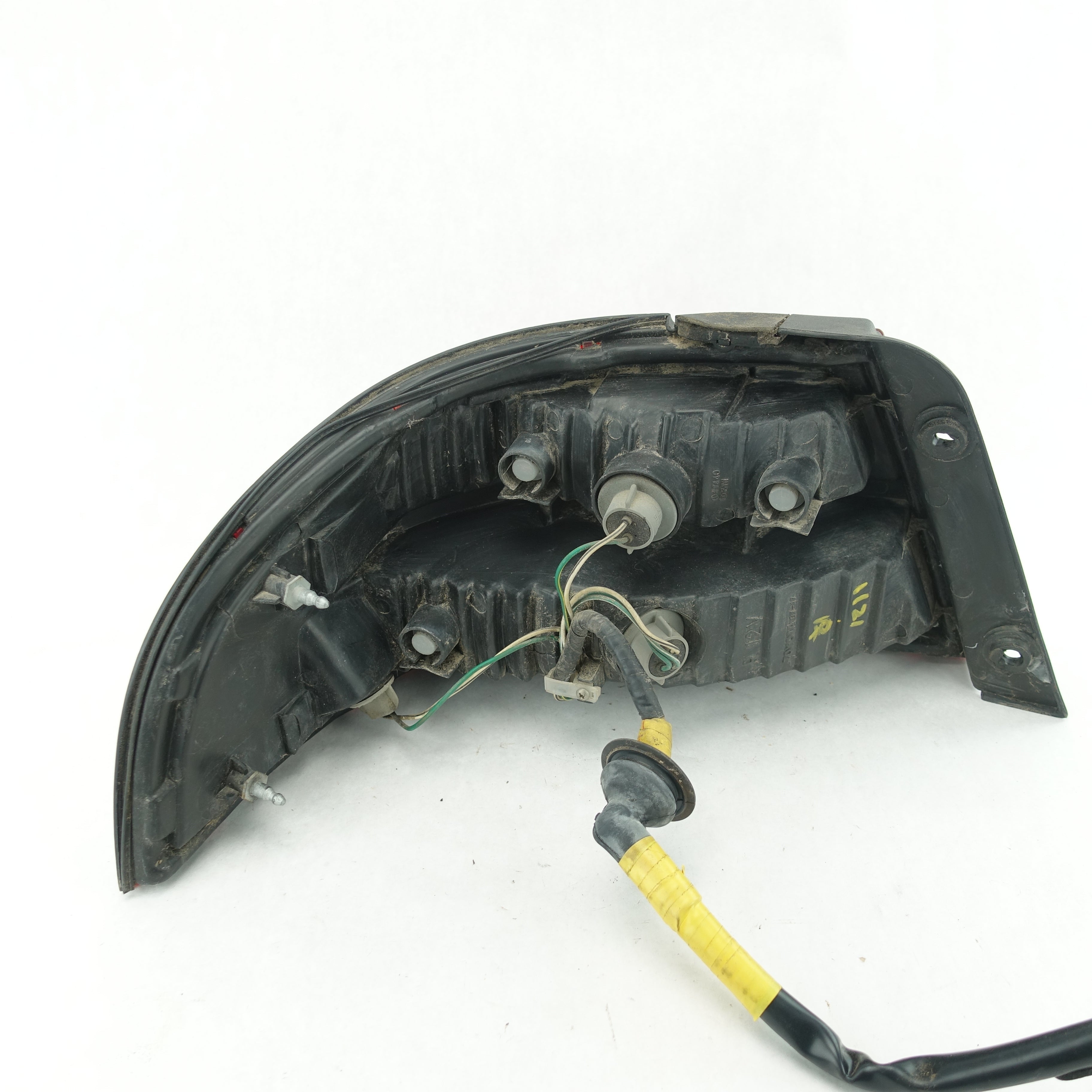 1998 1999 Toyota Avalon Passenger Right Rear Taillight Tail Light Lamp
