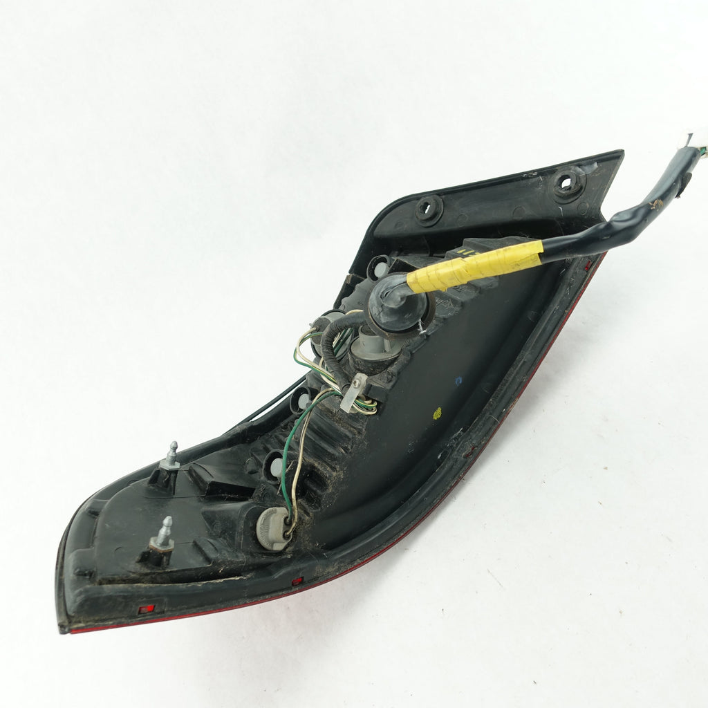 1998 1999 Toyota Avalon Passenger Right Rear Taillight Tail Light Lamp