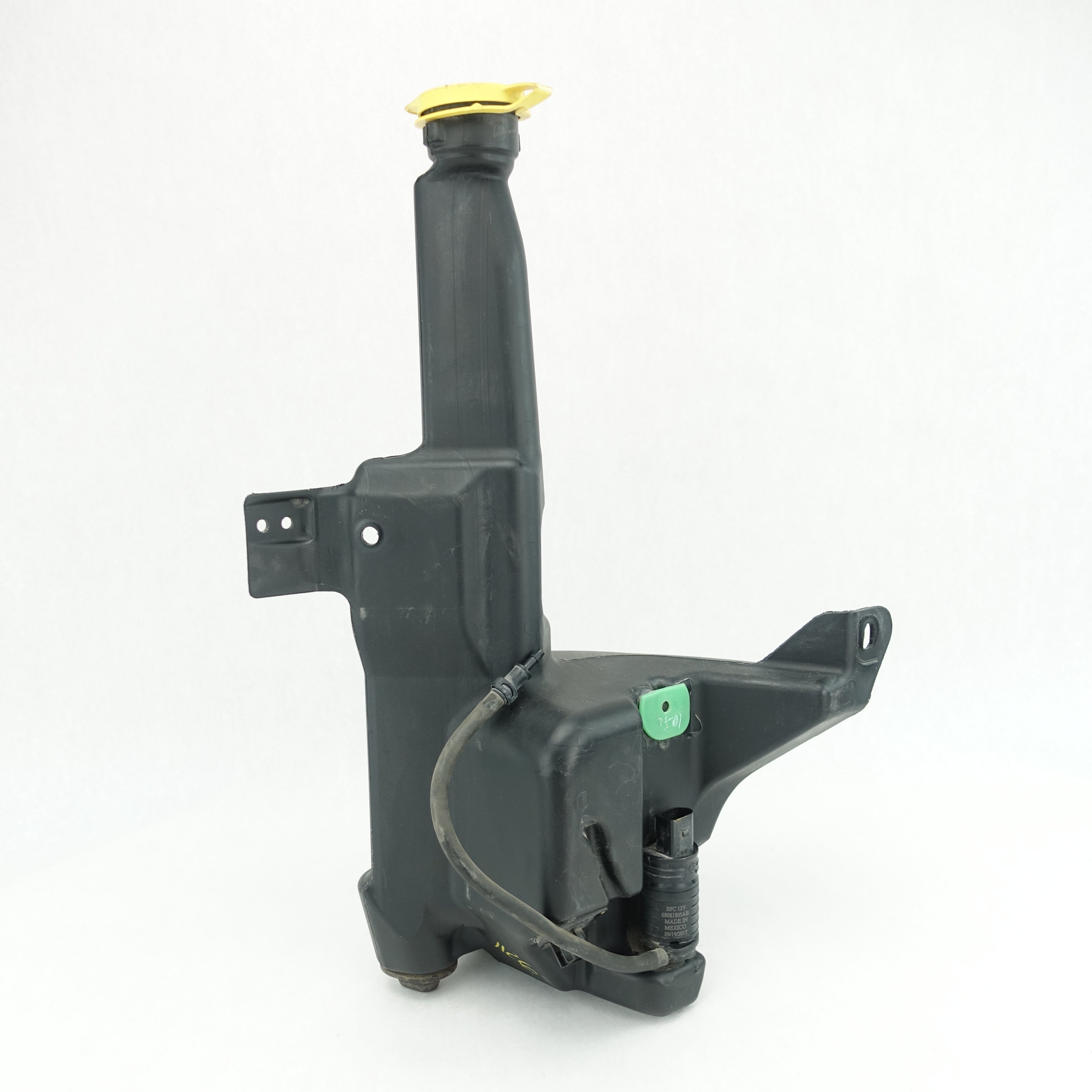 2014 2015 2016 2017 2018 Ram 1500 3.0L Eco Diesel Washer Fluid Reservoir Tank
