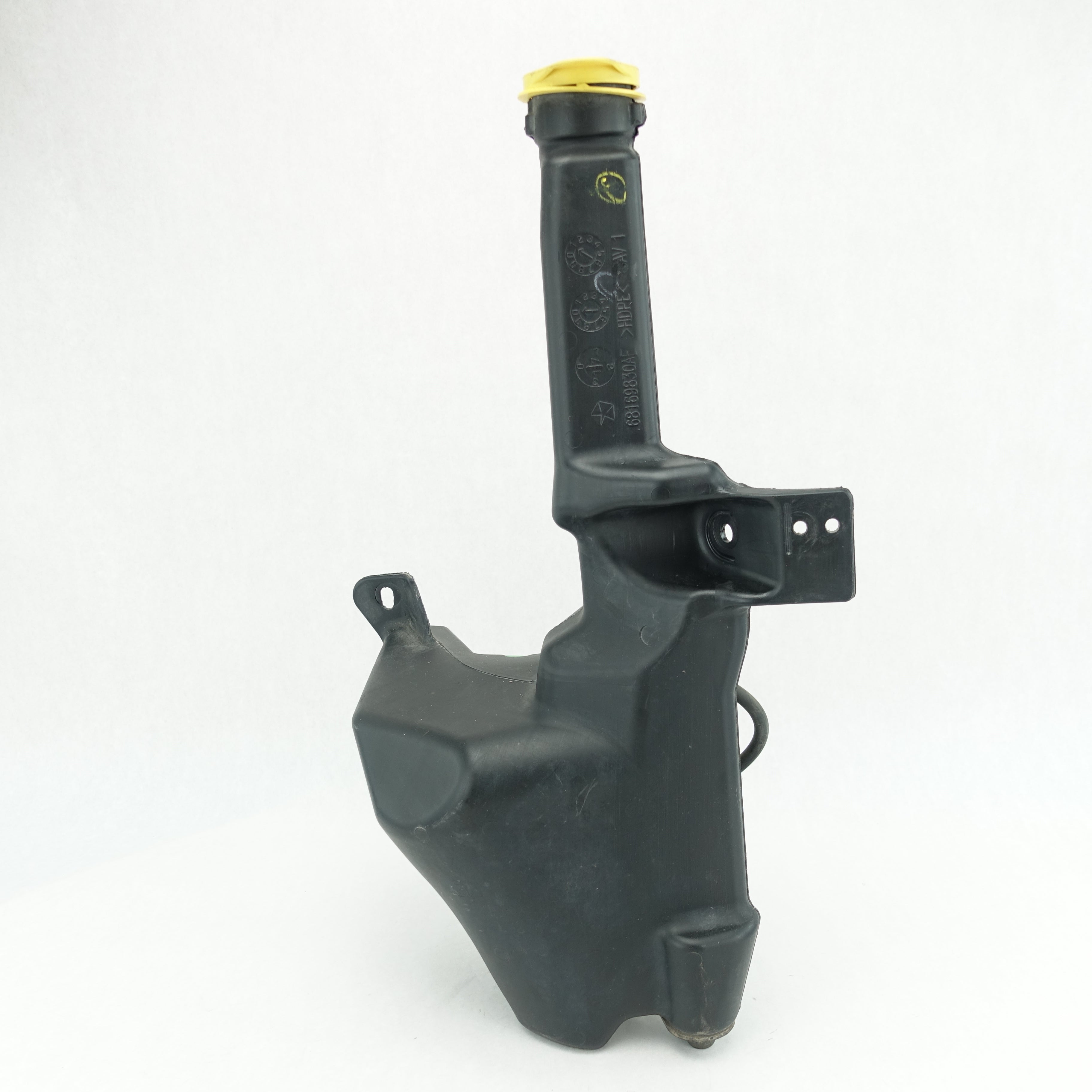 2014 2015 2016 2017 2018 Ram 1500 3.0L Eco Diesel Washer Fluid Reservoir Tank