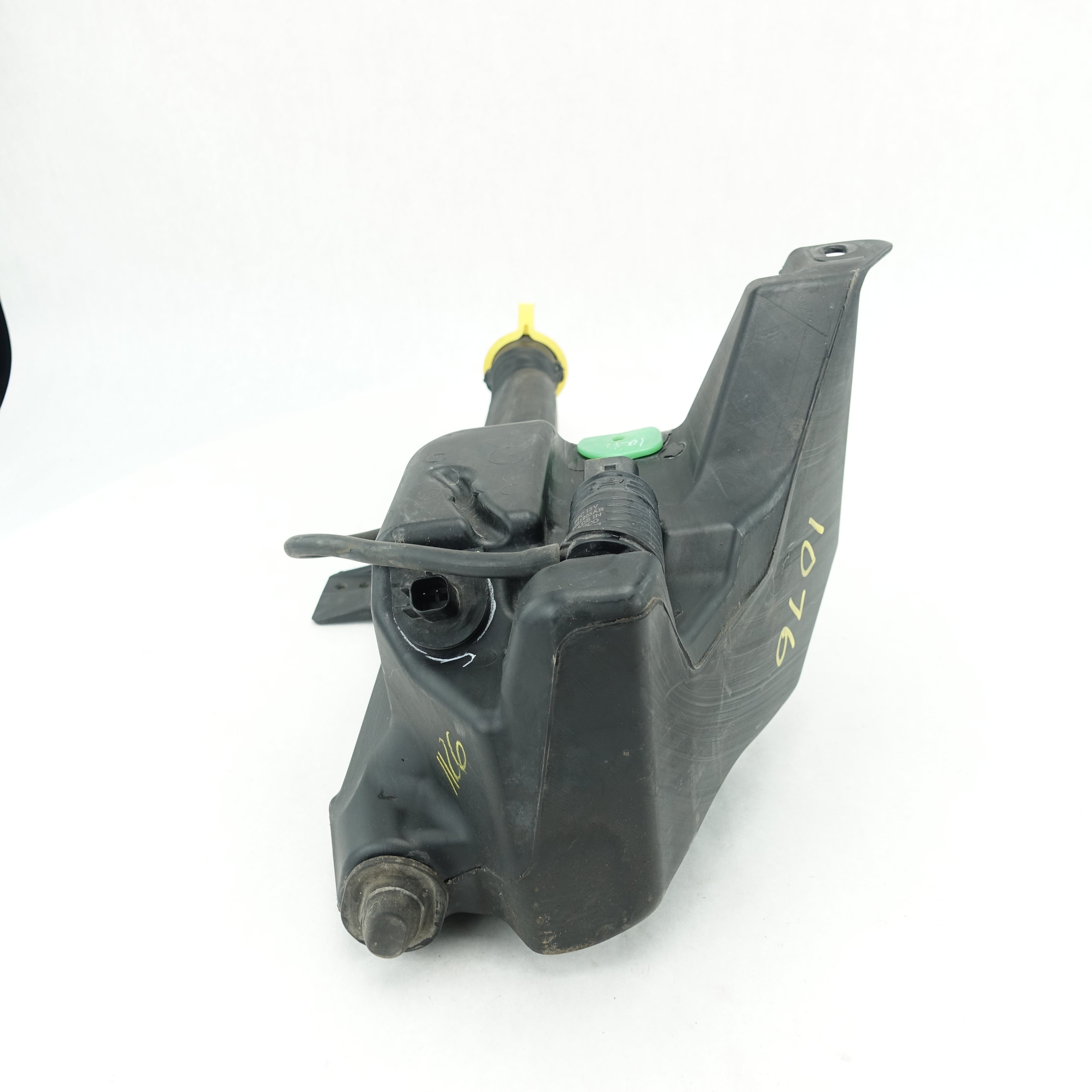 2014 2015 2016 2017 2018 Ram 1500 3.0L Eco Diesel Washer Fluid Reservoir Tank