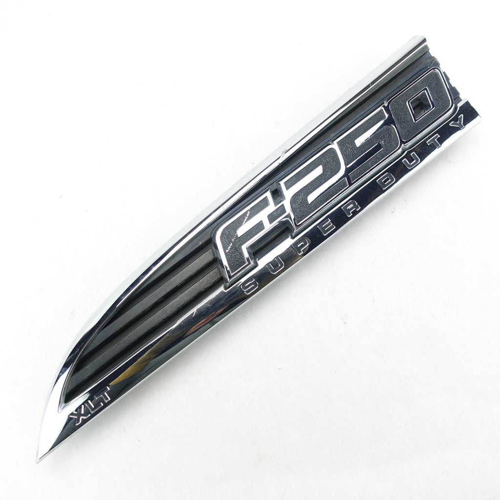 Damage 2011 2012 2013 2014 15 Ford F250 XLT Driver Left Fender Vent Emblem Logo