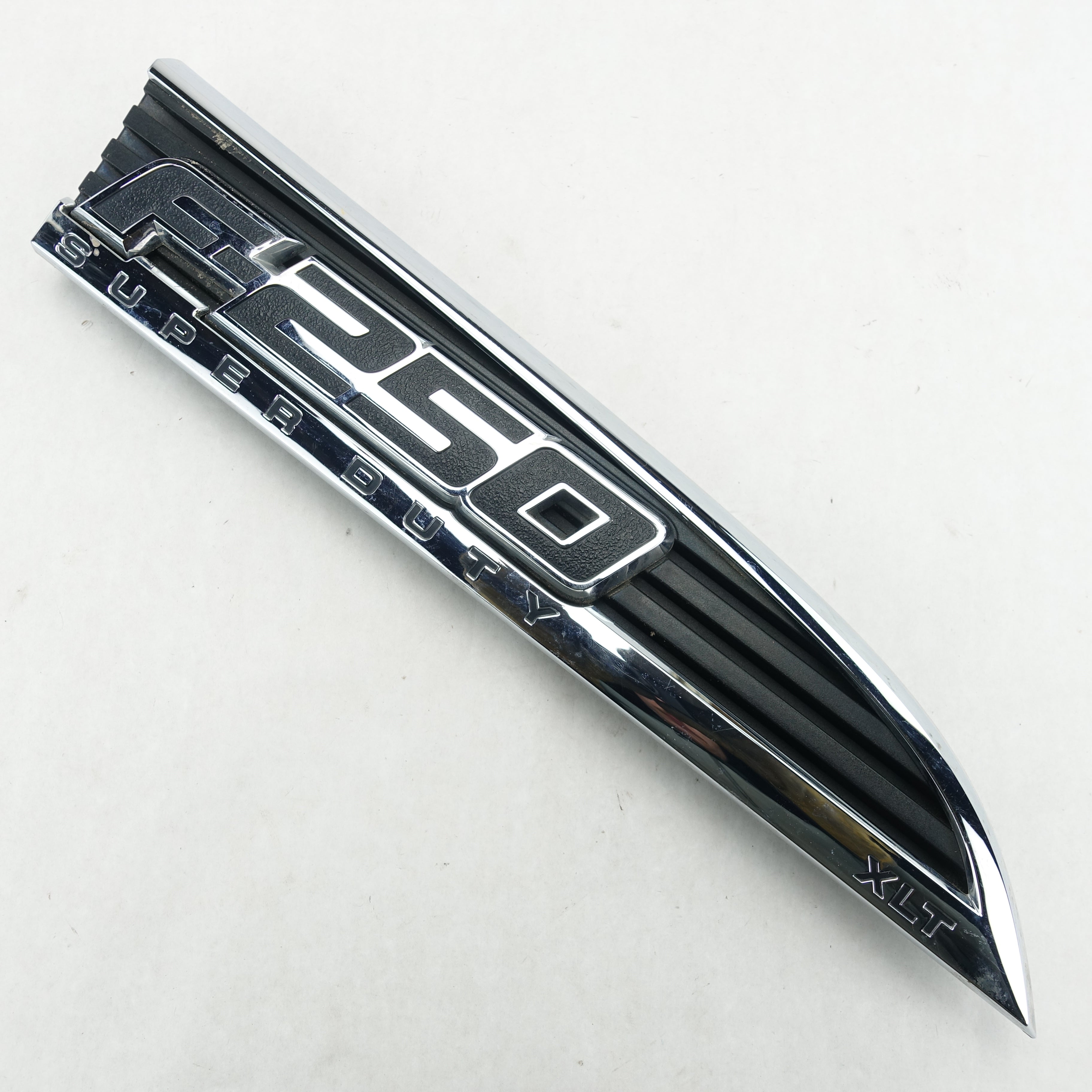 2011 2012 2013 2014 2015 Ford F250 XLT Passenger Right Fender Vent Emblem Logo
