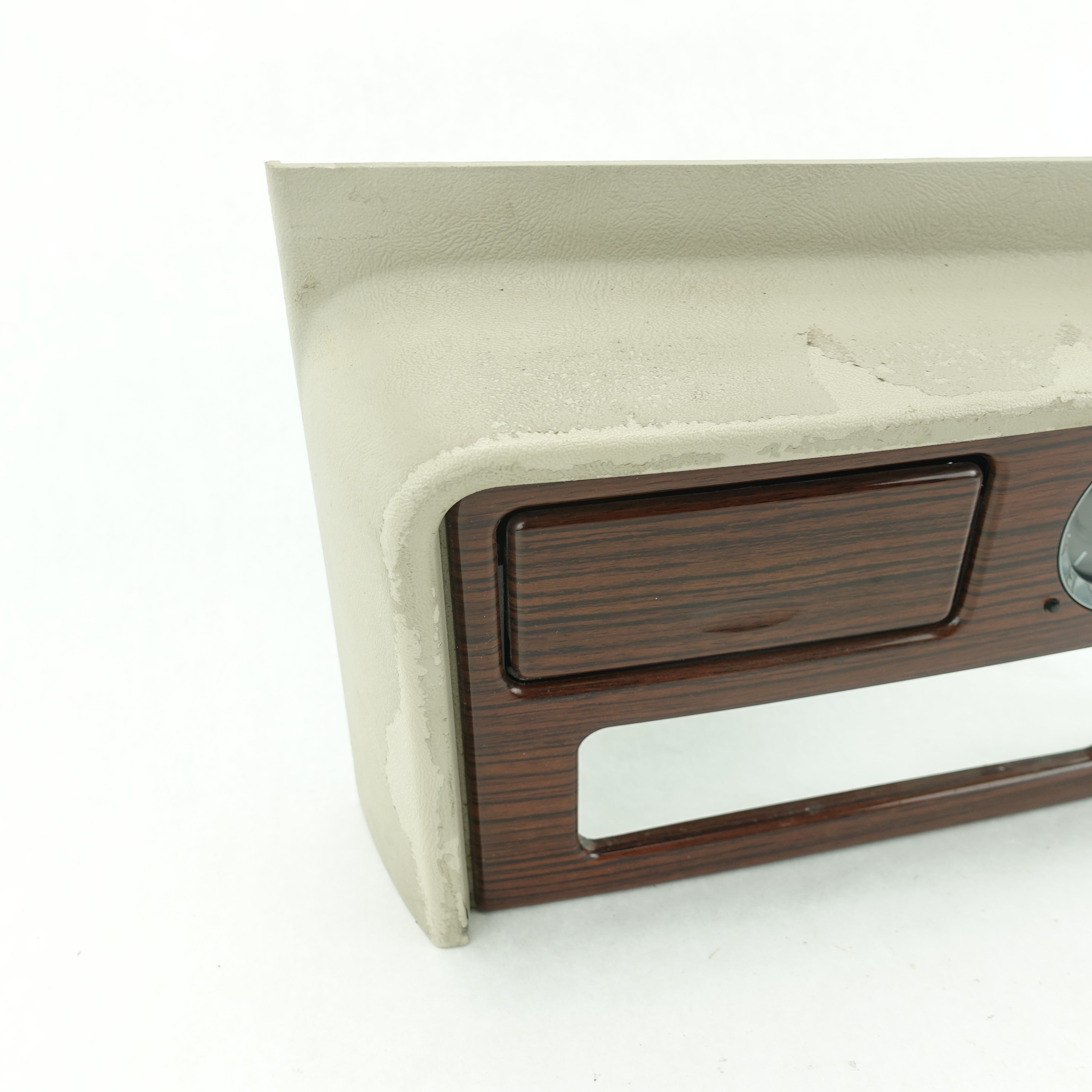 2003 2004 2005 2006 Cadillac Escalade Center Console CD Changer Trim Bezel Clock