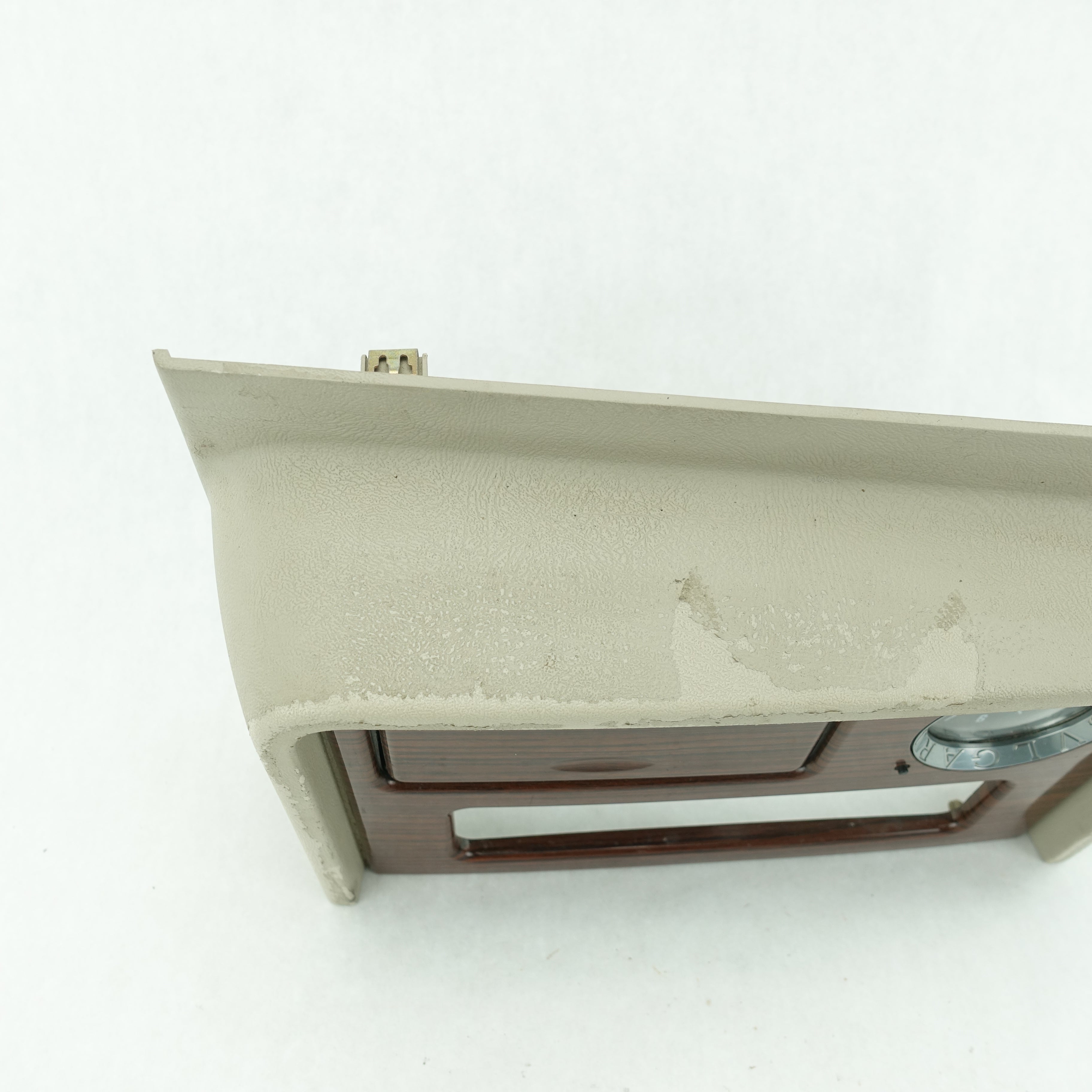 2003 2004 2005 2006 Cadillac Escalade Center Console CD Changer Trim Bezel Clock