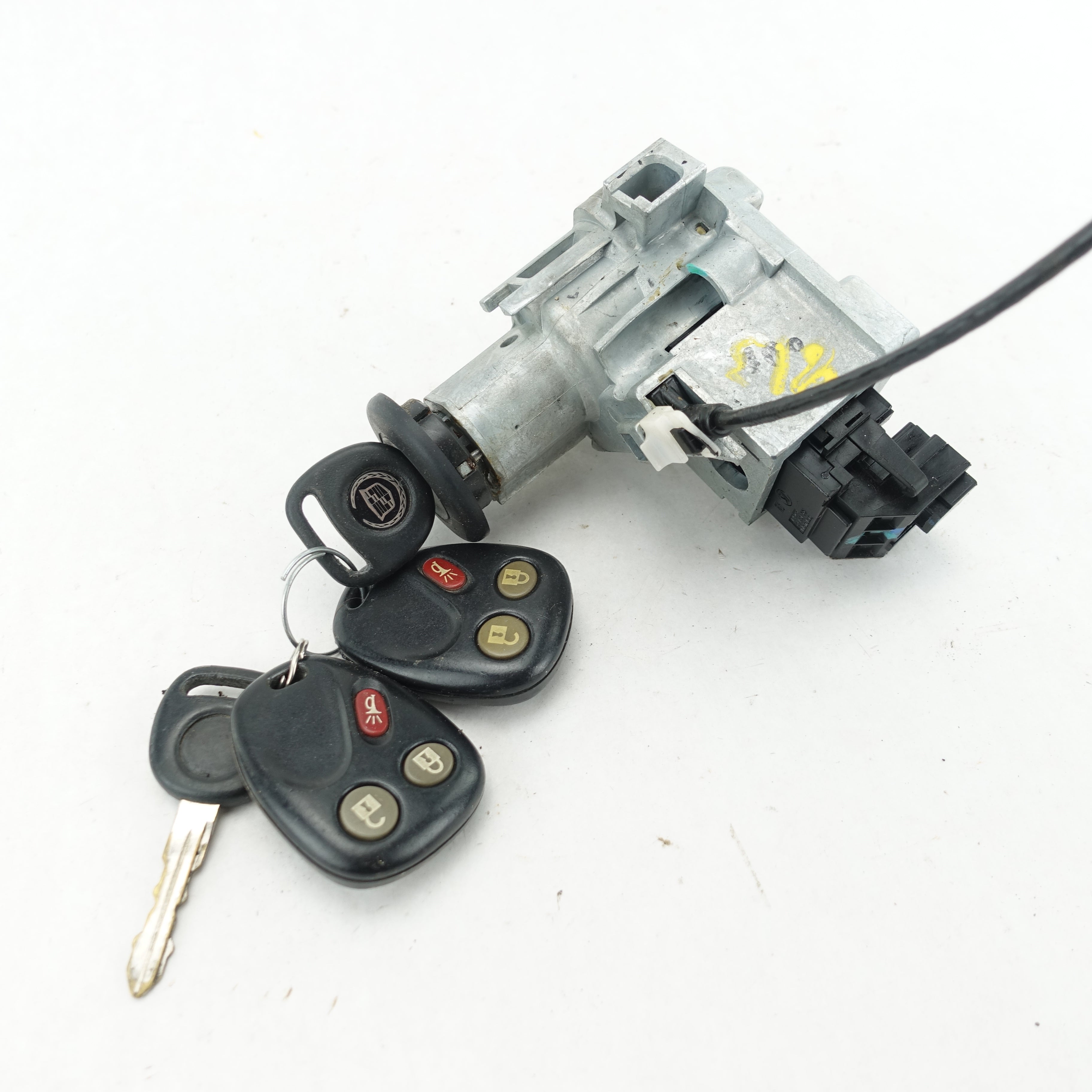 2003 2004 2005 2006 Cadillac Escalade Ignition Switch With 2 Keys