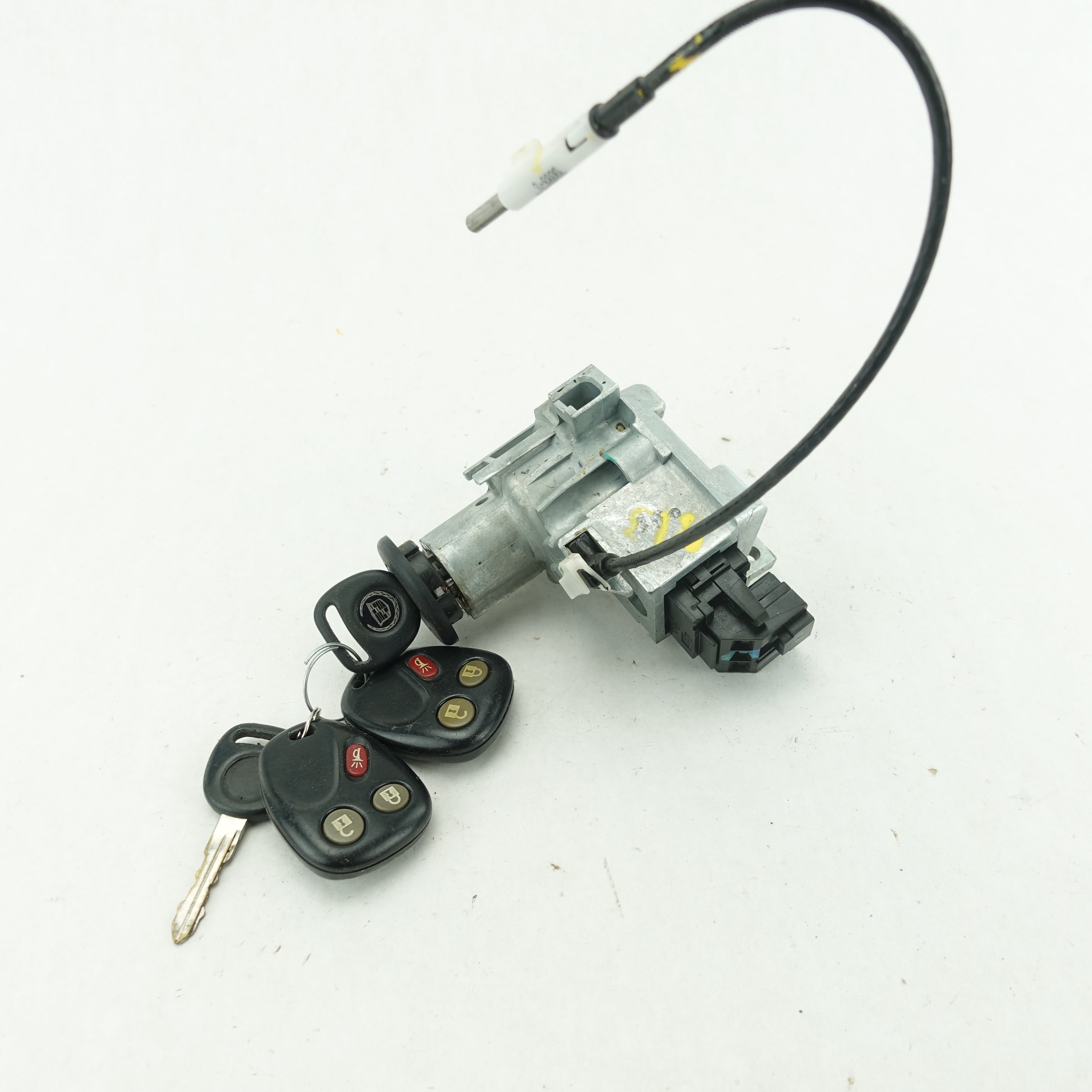 2003 2004 2005 2006 Cadillac Escalade Ignition Switch With 2 Keys