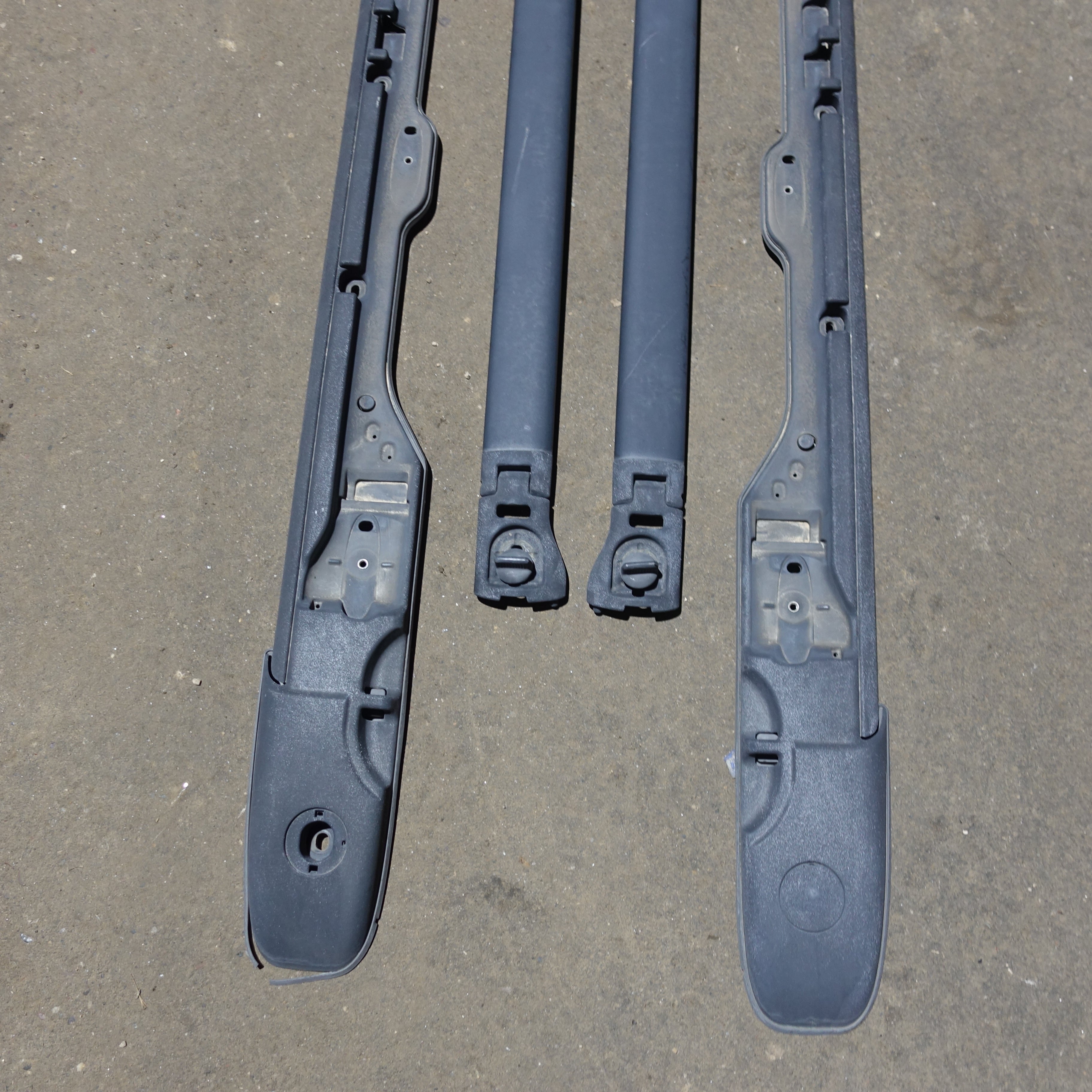 2011 2012 2013 2014 2015 2016 Town & Country Caravan Roof Rack Rail Cross Bars
