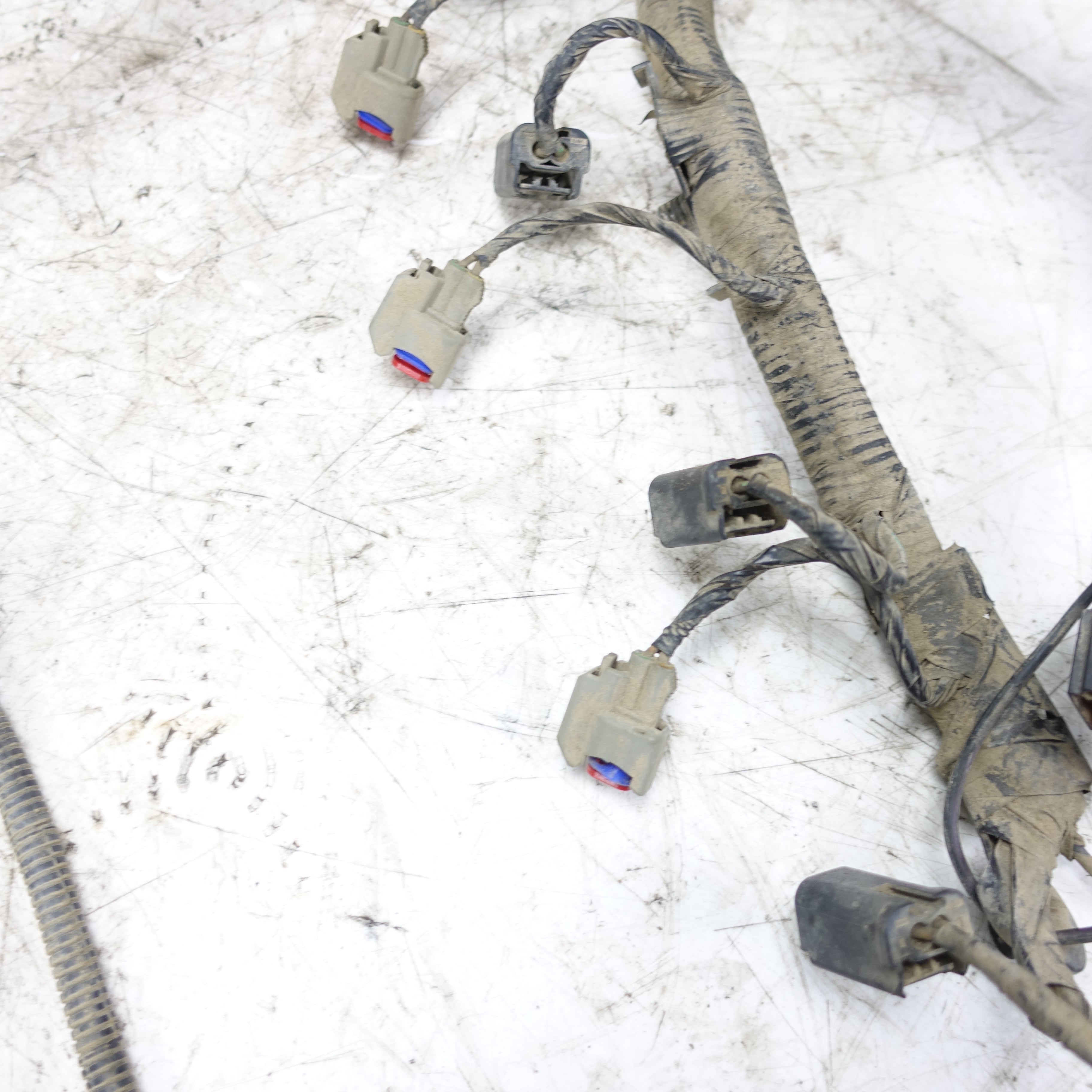 Damage 2009 Ford F550 6.8L V10 Engine Wire Harness