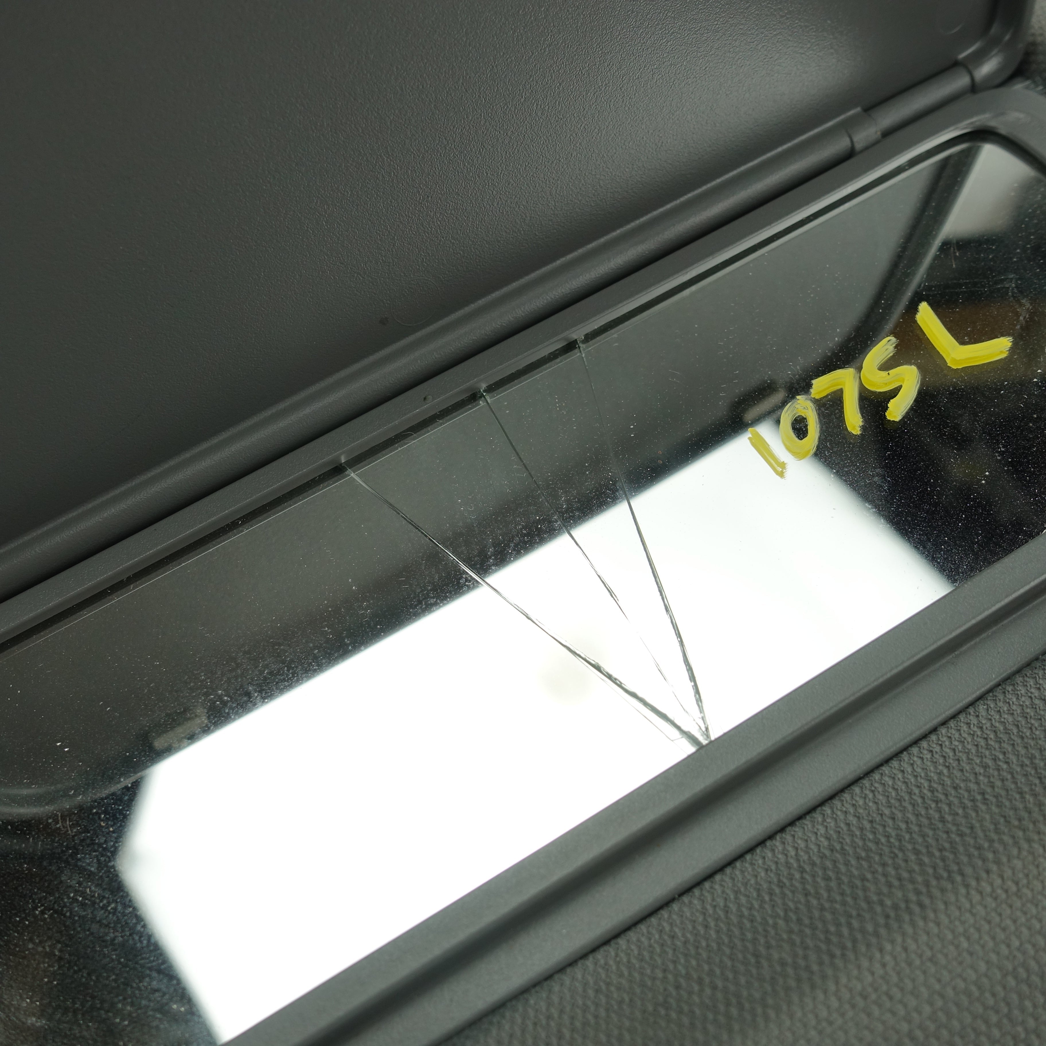 Damage 2019 2020 2021 2022 Silverado Sierra Driver Left Sunvisor Sun Visor