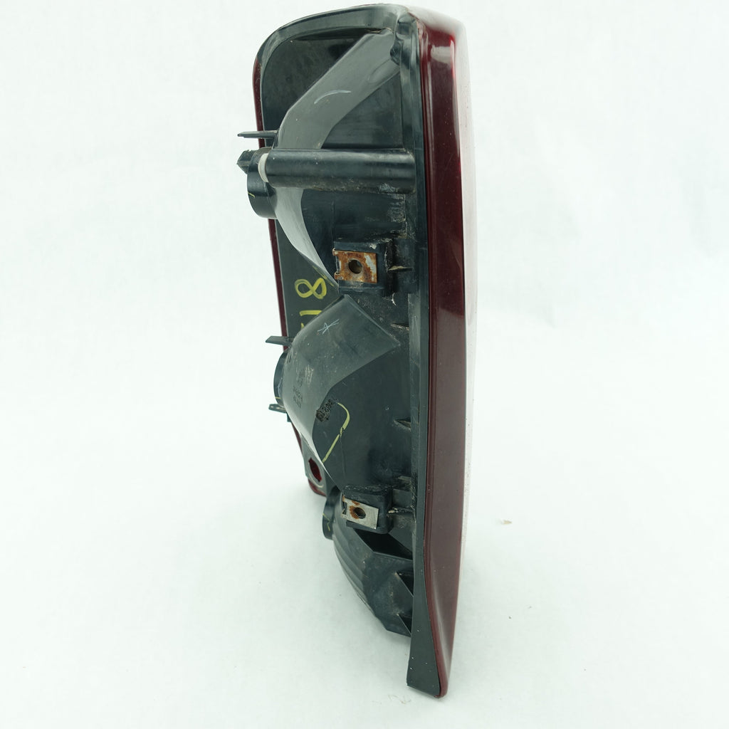 2003 2004 2005 Cadillac Escalade Passenger Right Rear Taillight Tail Light Lamp