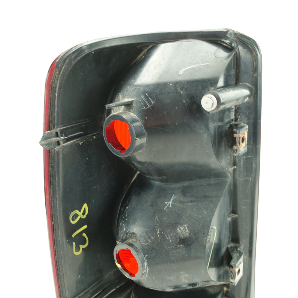 2003 2004 2005 Cadillac Escalade Passenger Right Rear Taillight Tail Light Lamp