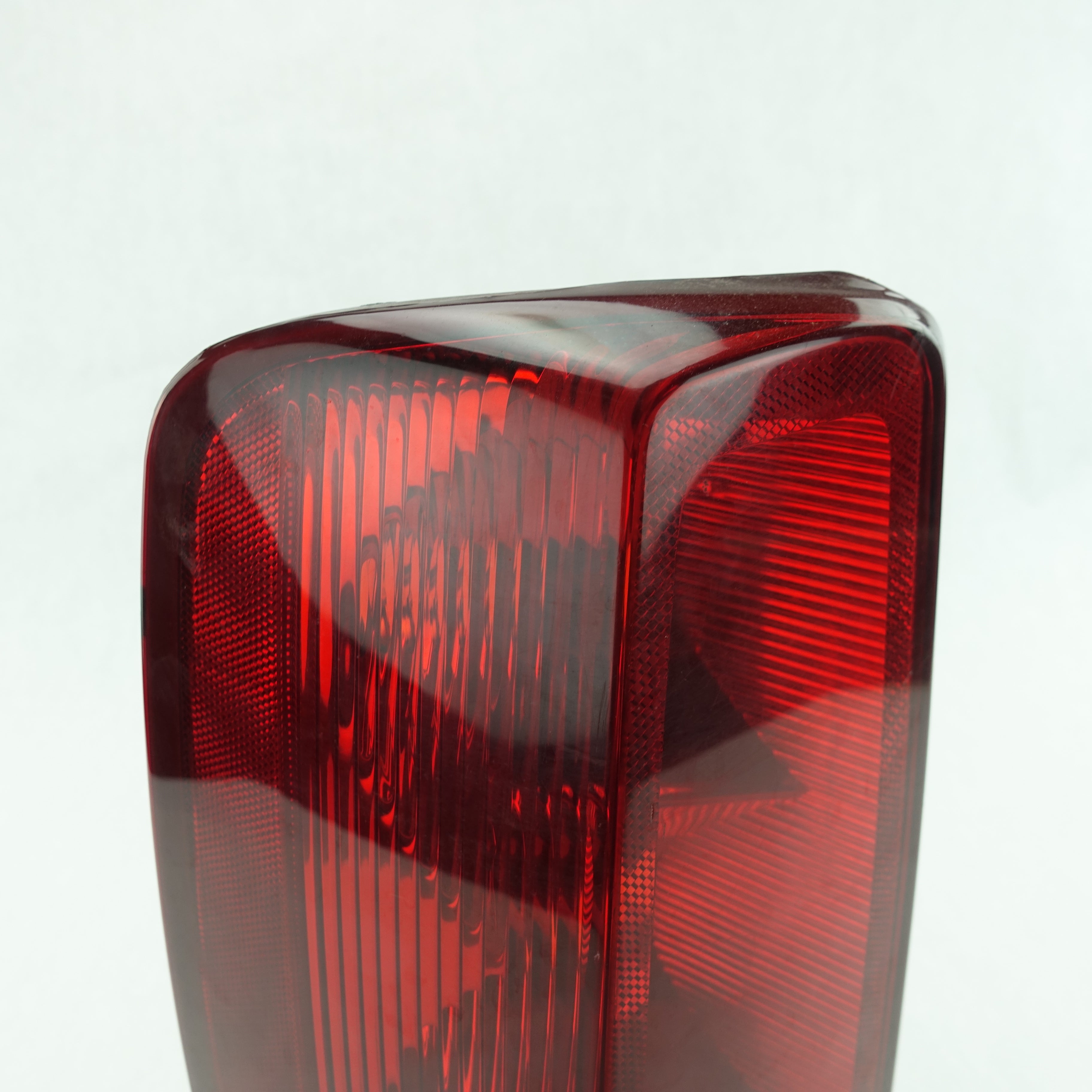 2003 2004 2005 2006 Cadillac Escalade Driver Left Rear Taillight Tail Light Lamp