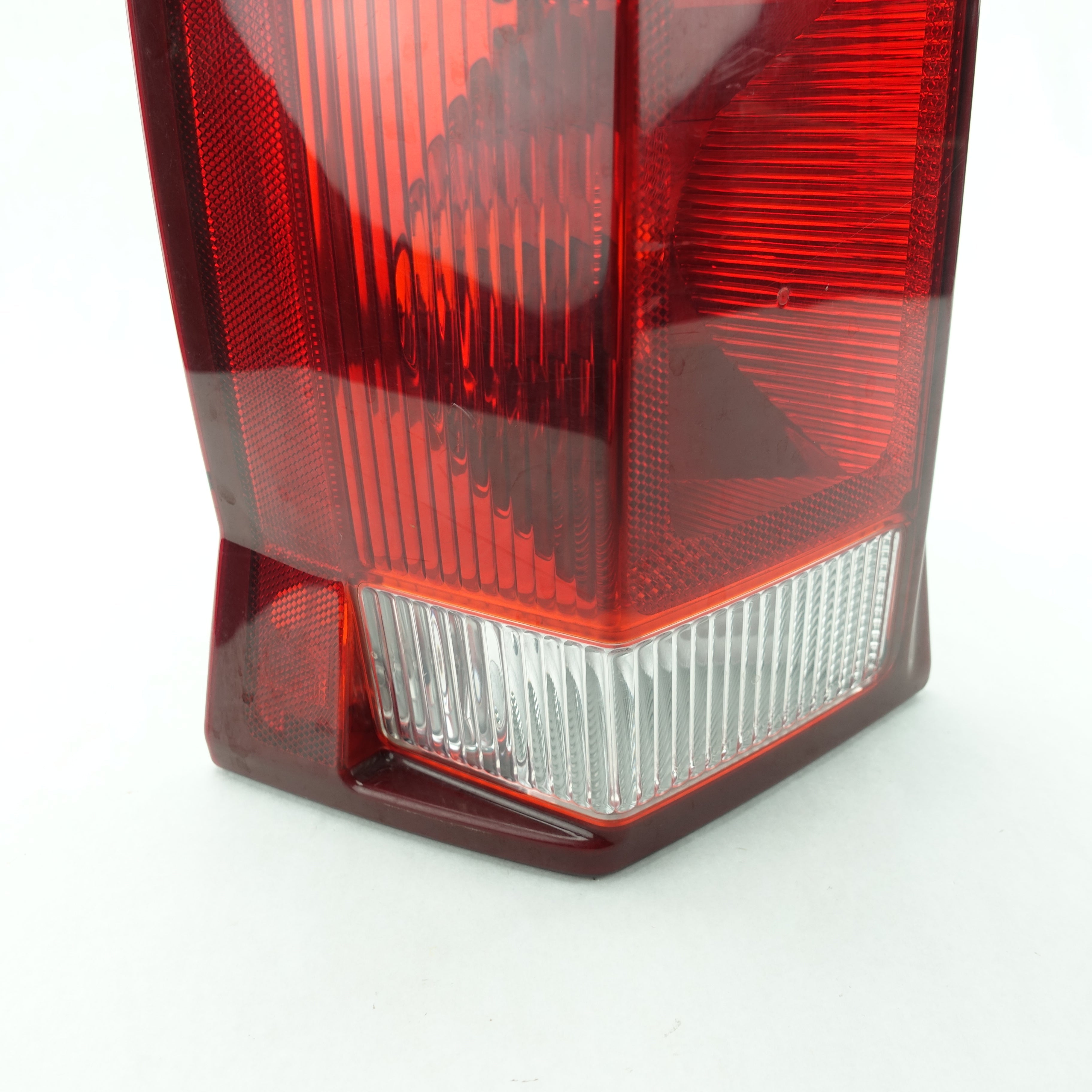 2003 2004 2005 2006 Cadillac Escalade Driver Left Rear Taillight Tail Light Lamp