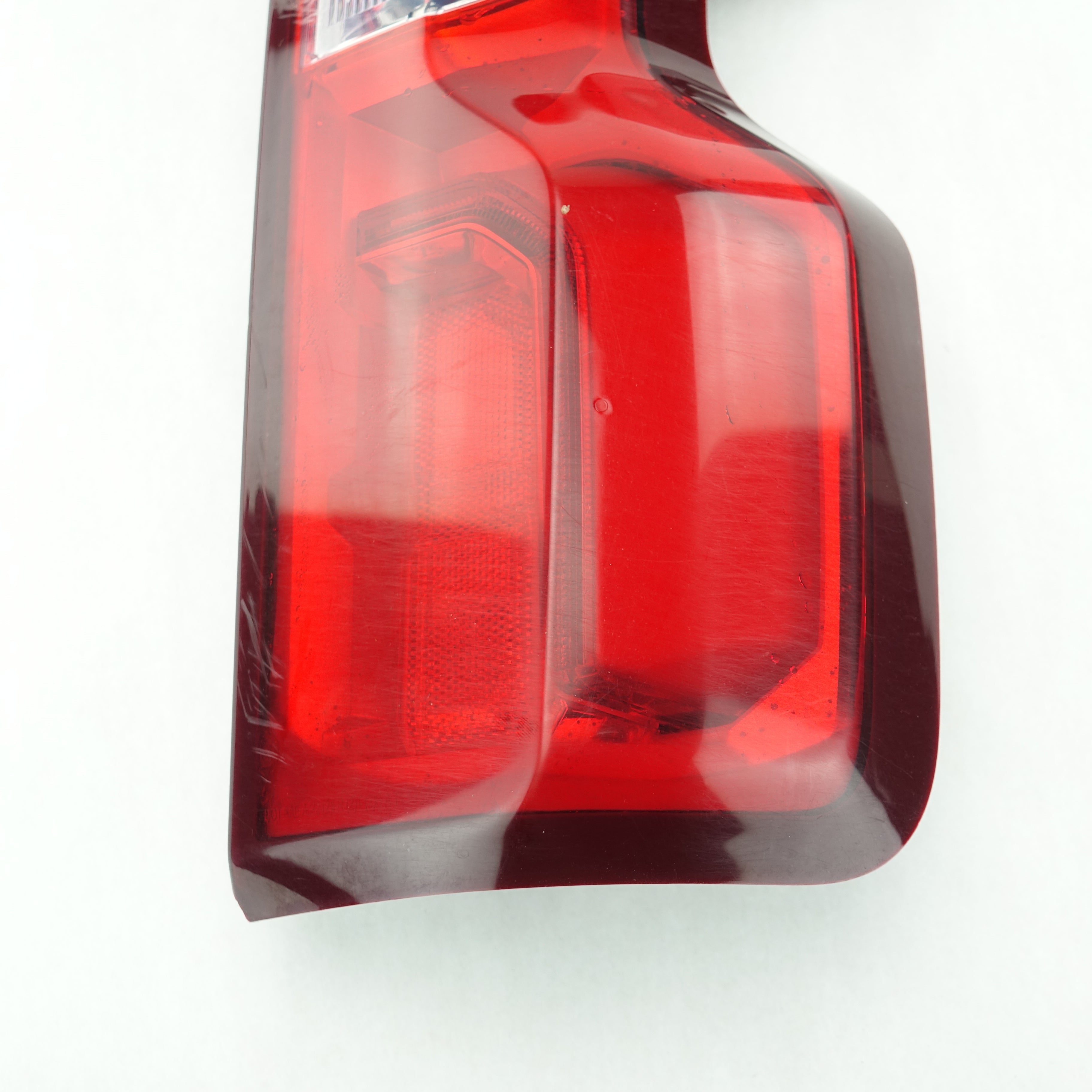 Damage 2020 2021 Silverado 1500 Passenger Right Rear Taillight Tail Light Lamp